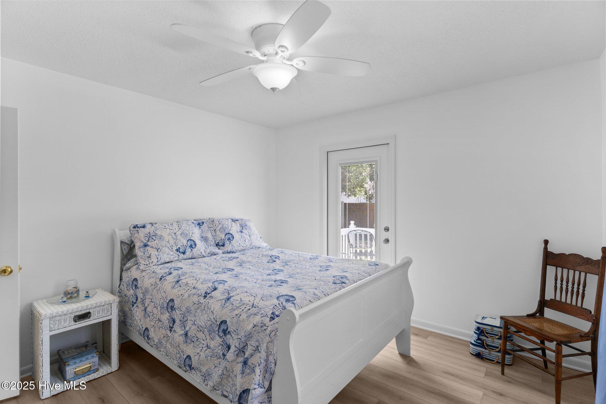 100494109 | Photo 16