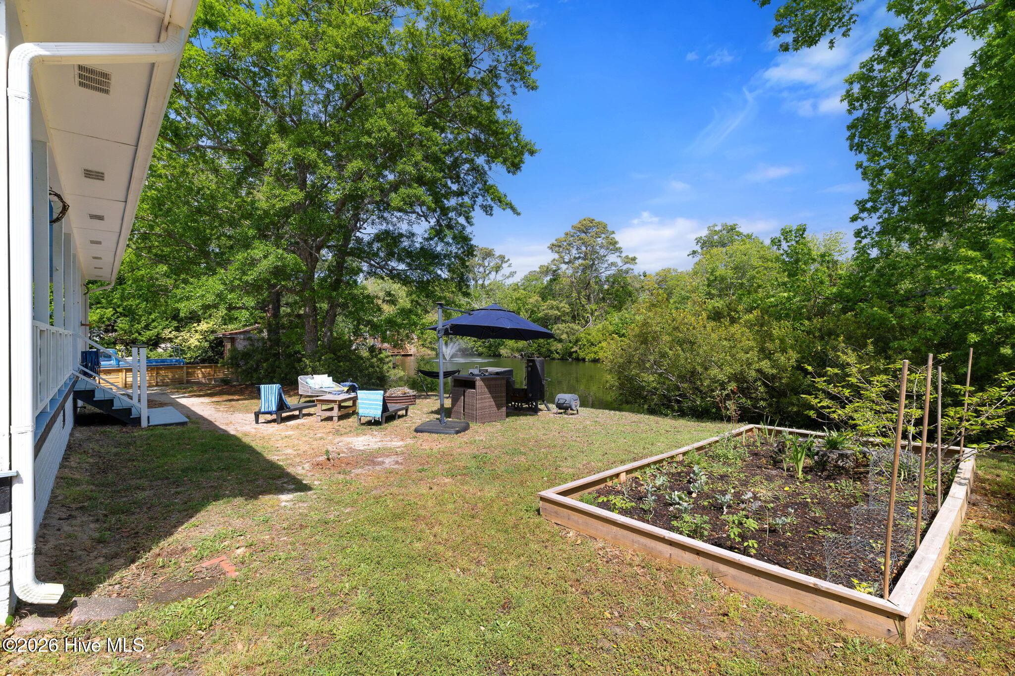 100569227 | Photo 30