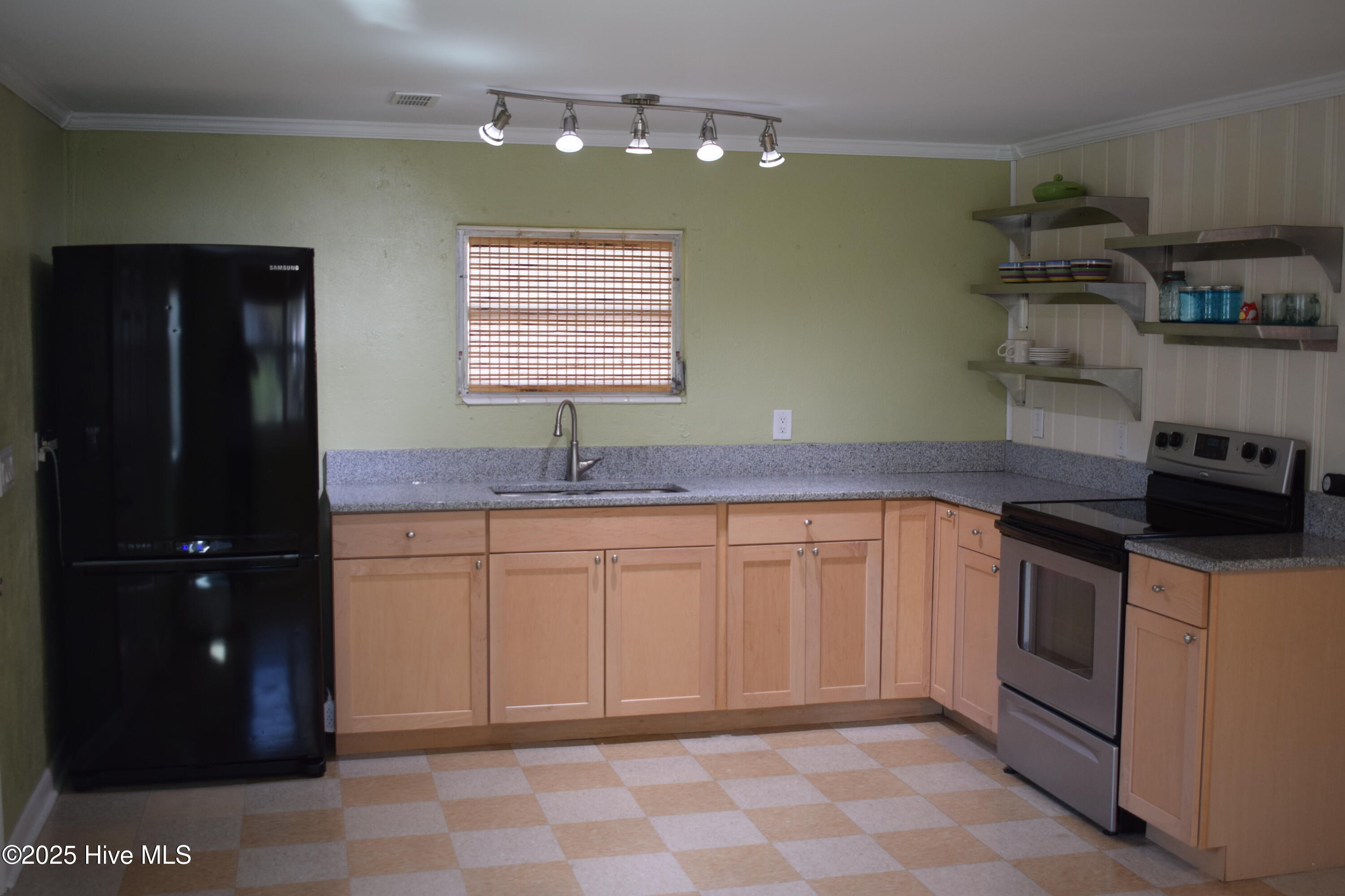 100500447 | Photo 23