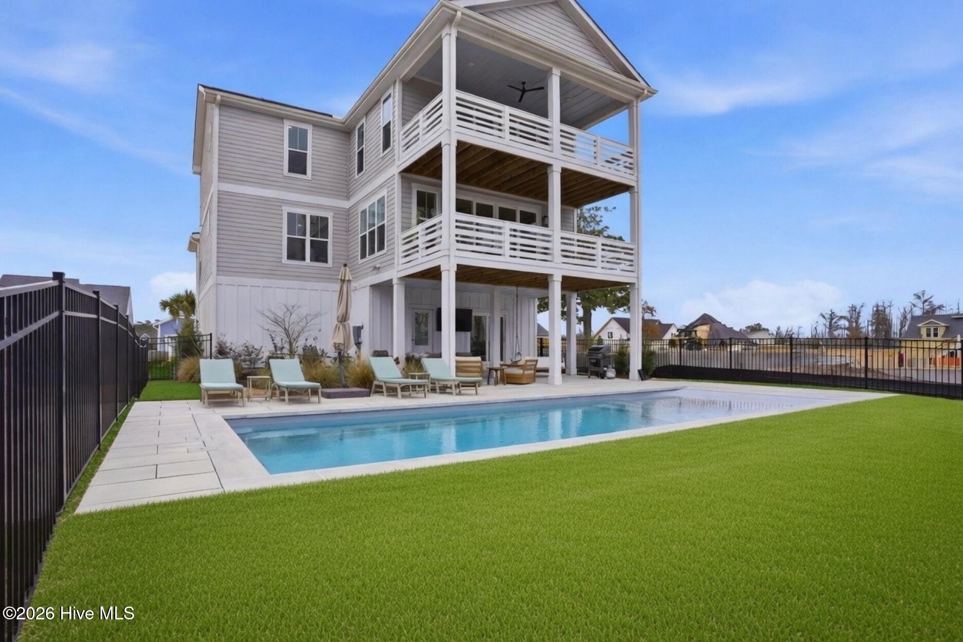 100559672 | Photo 47