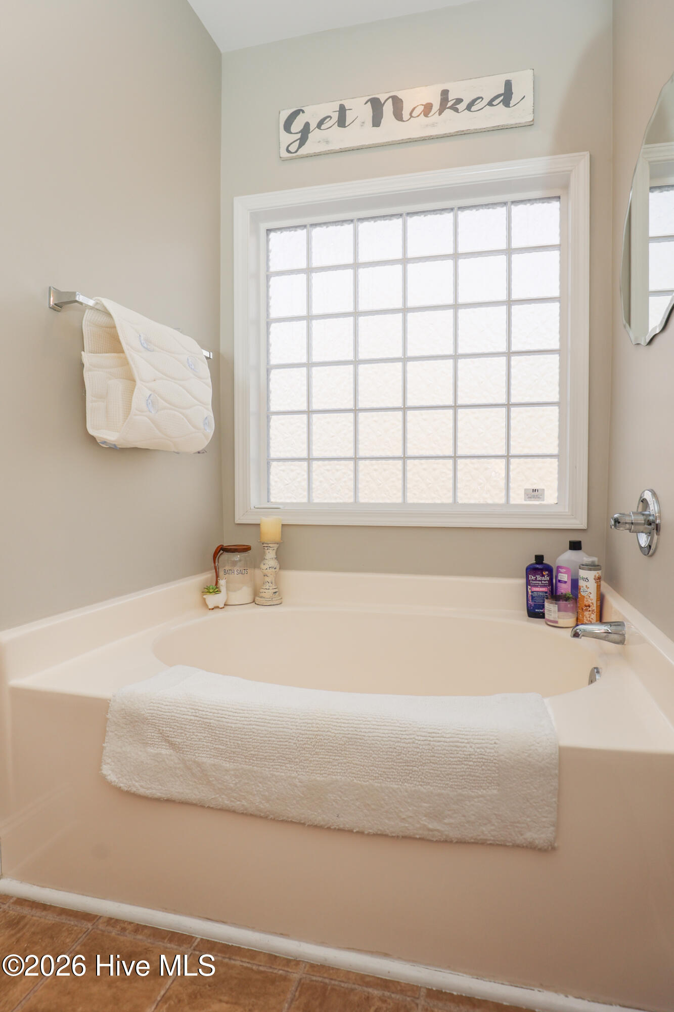 100559390 | Photo 36