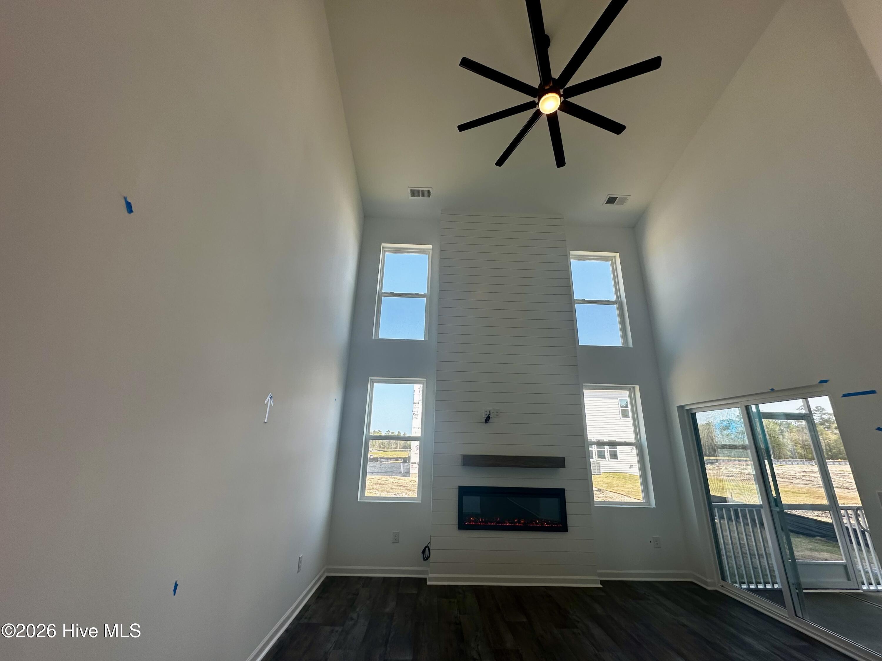 100550054 | Photo 51