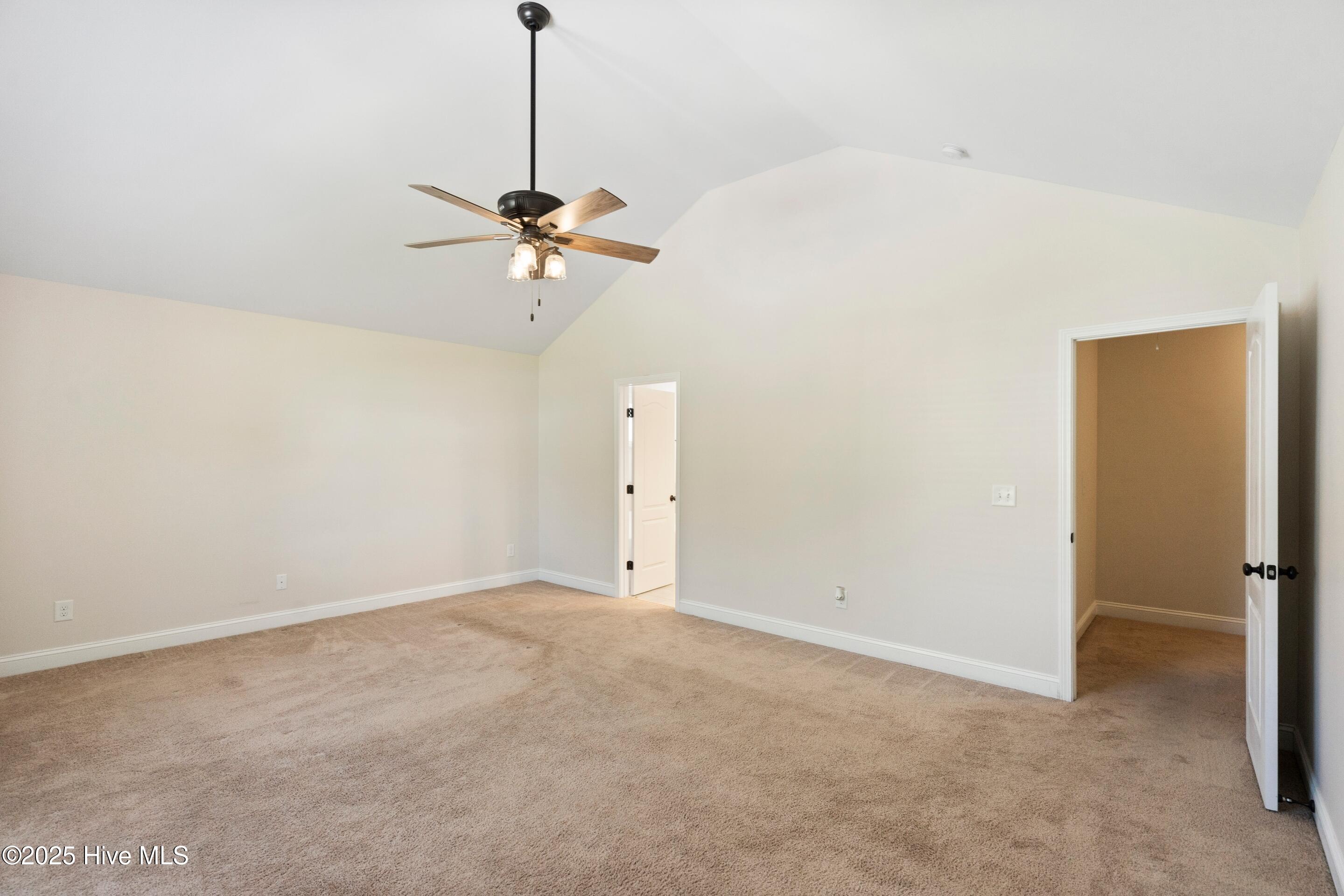 100506329 | Photo 26