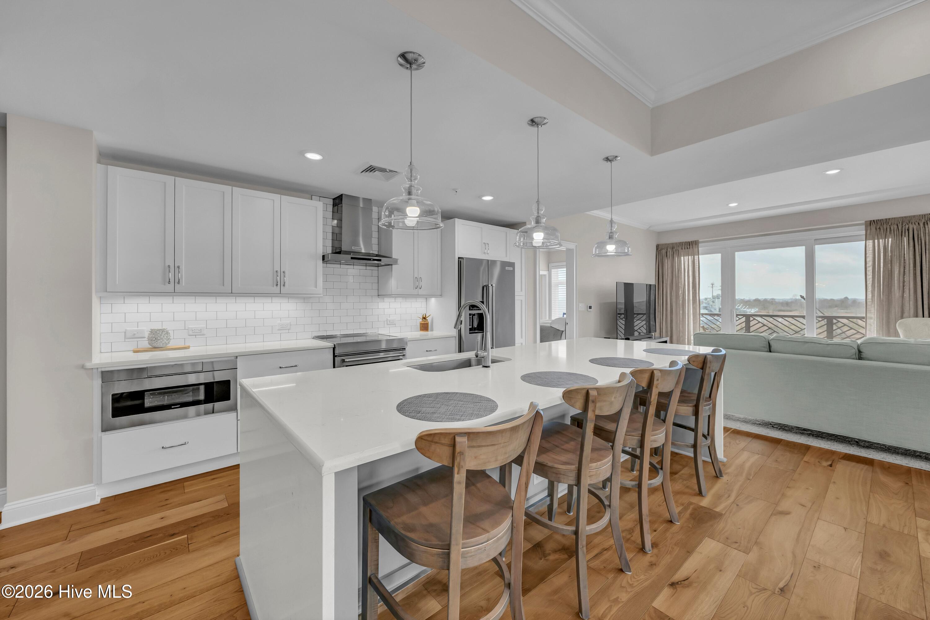 100556399 | Photo 12