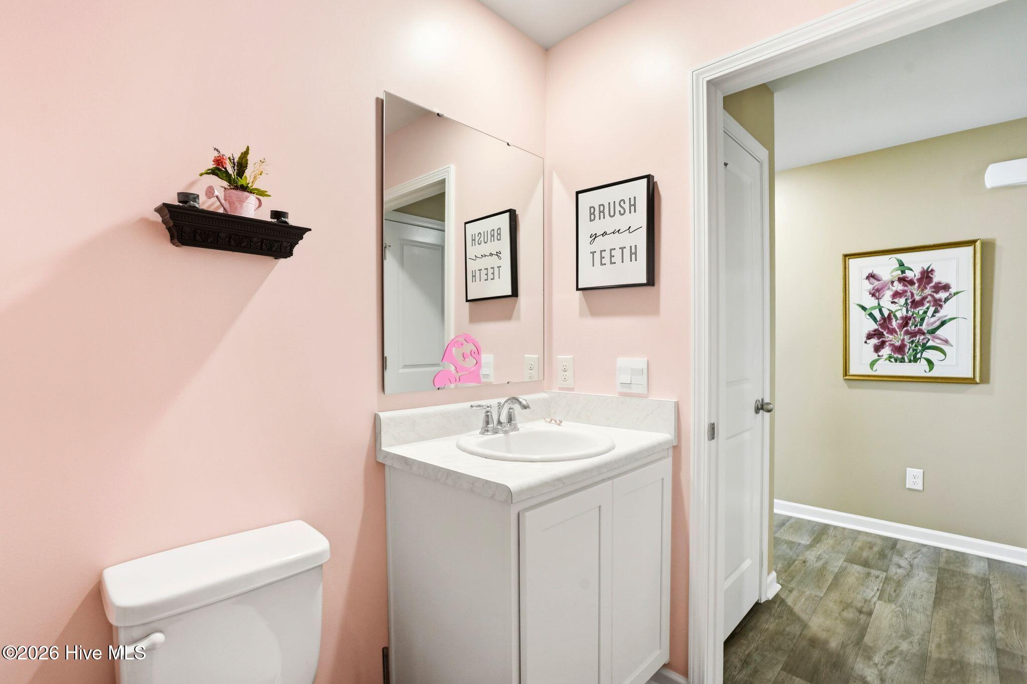 100565300 | Photo 21