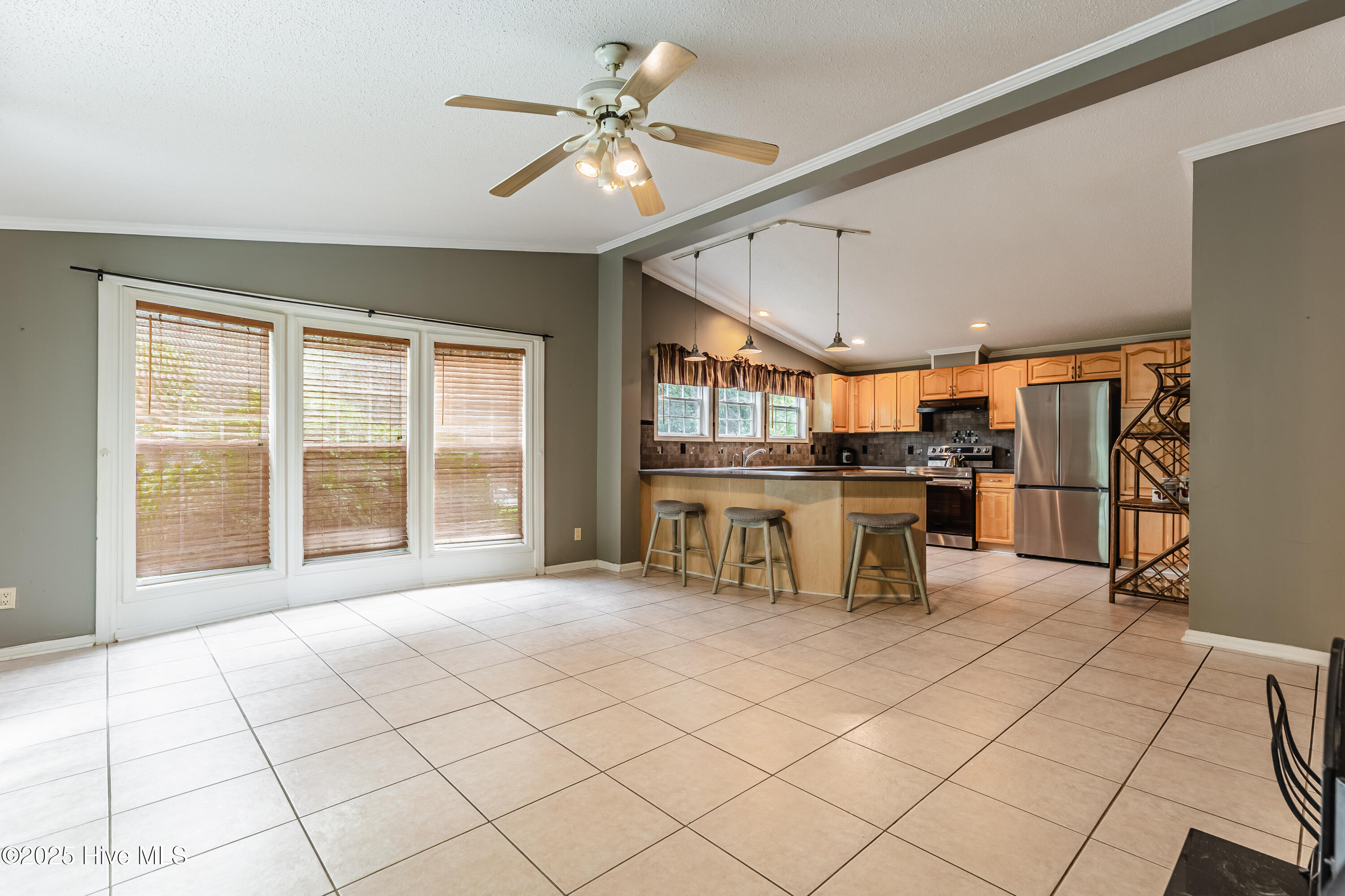 100524257 | Photo 10