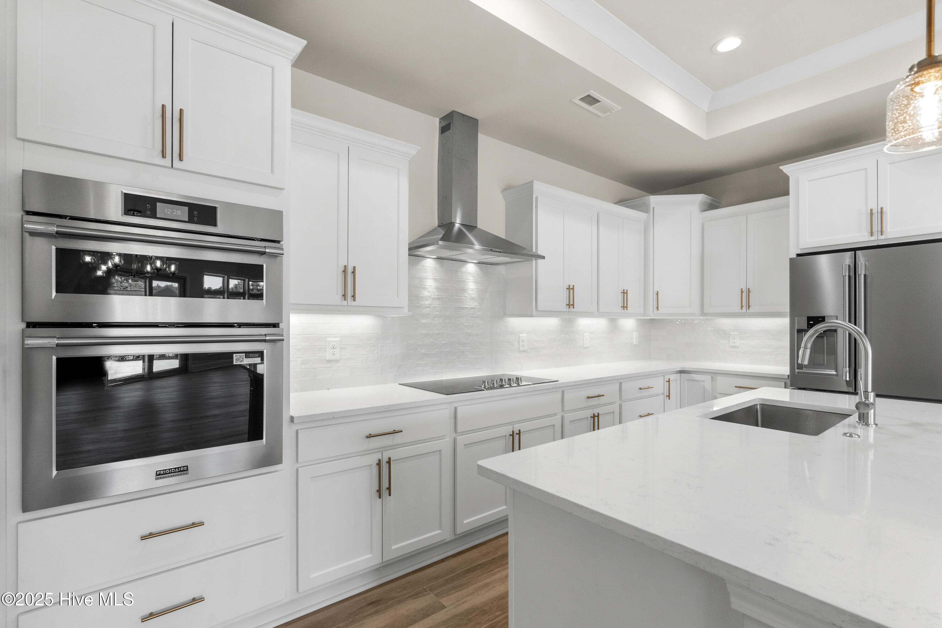 100499981 | Photo 14