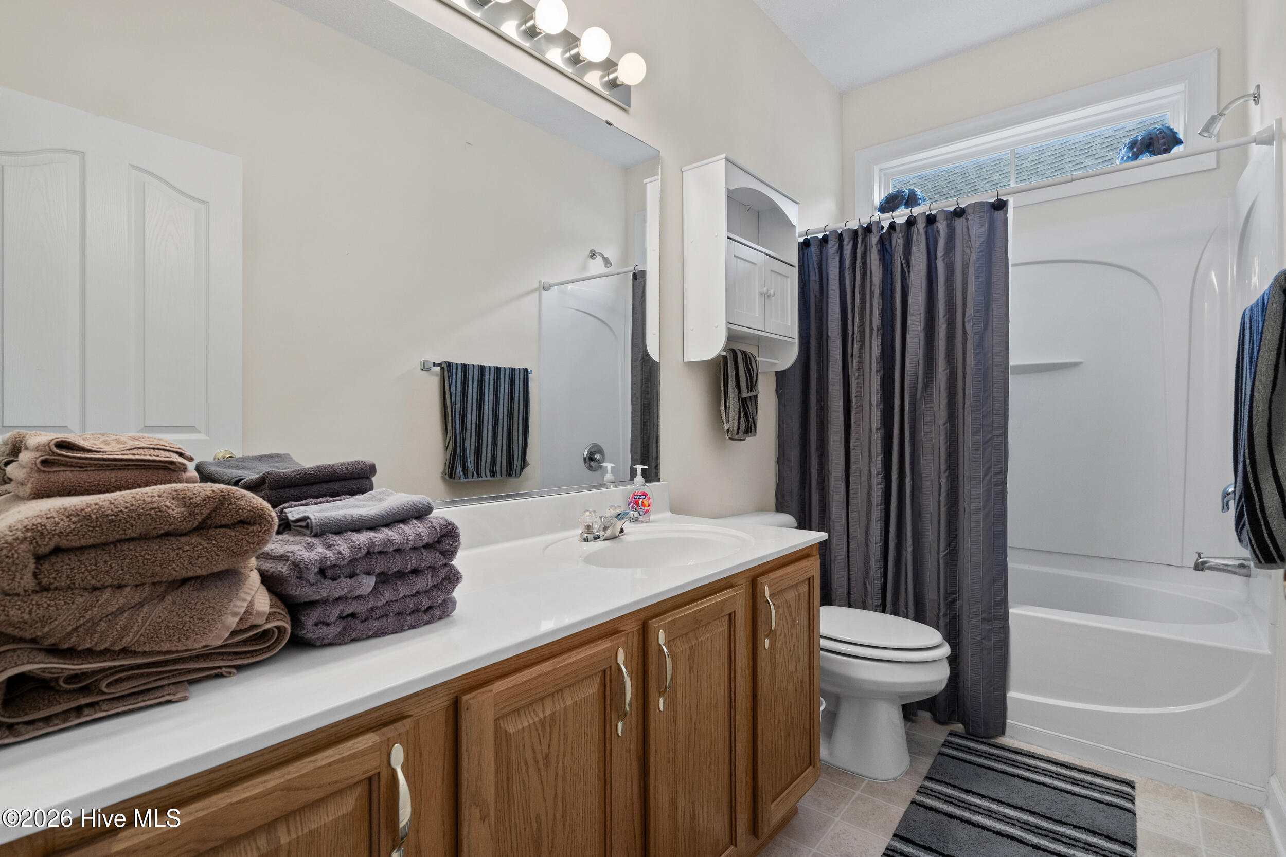 100558962 | Photo 25