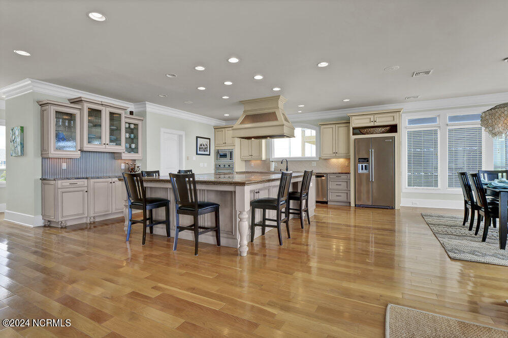 100498351 | Photo 16