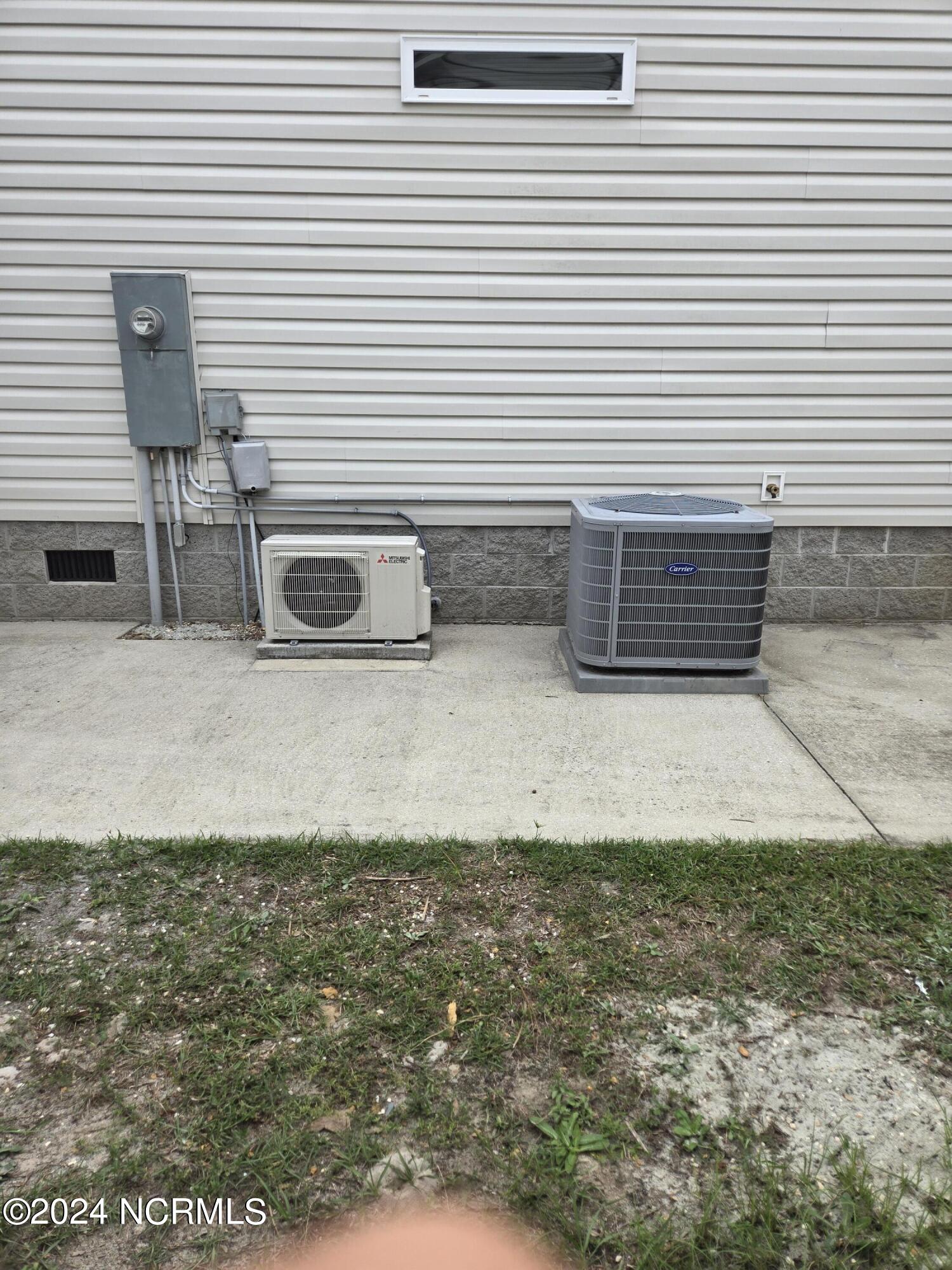 100465743 | Photo 53