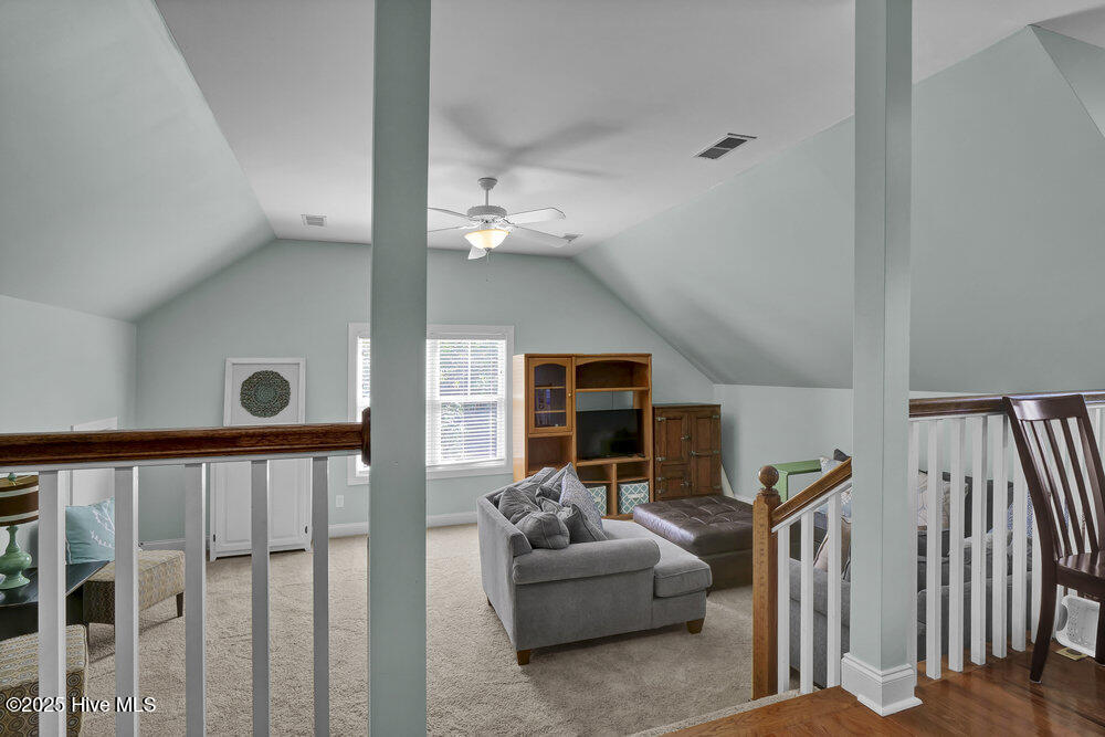 100531667 | Photo 44