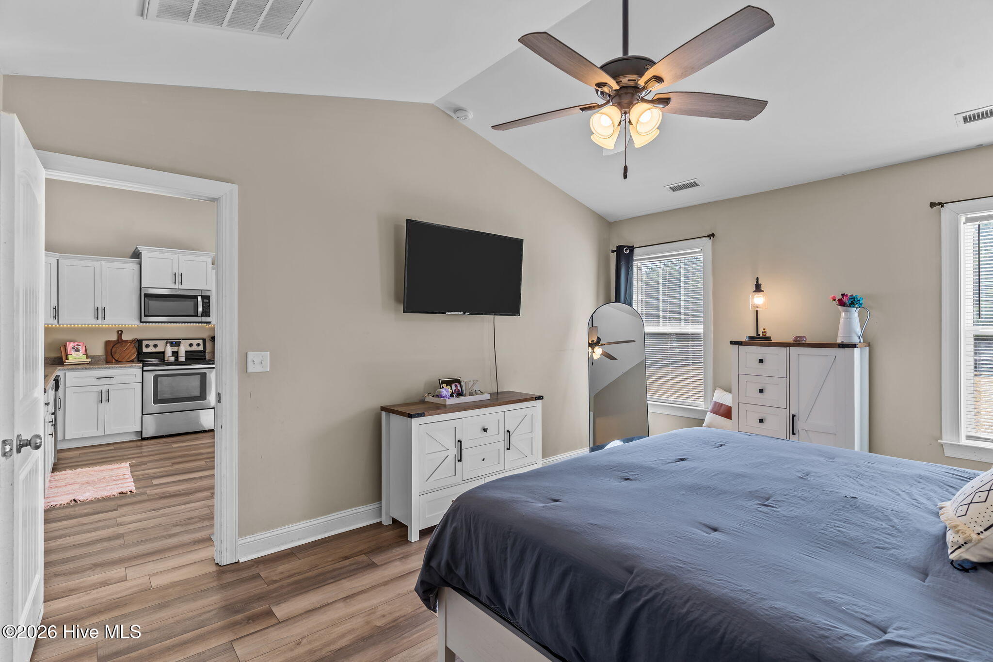 100550911 | Photo 20