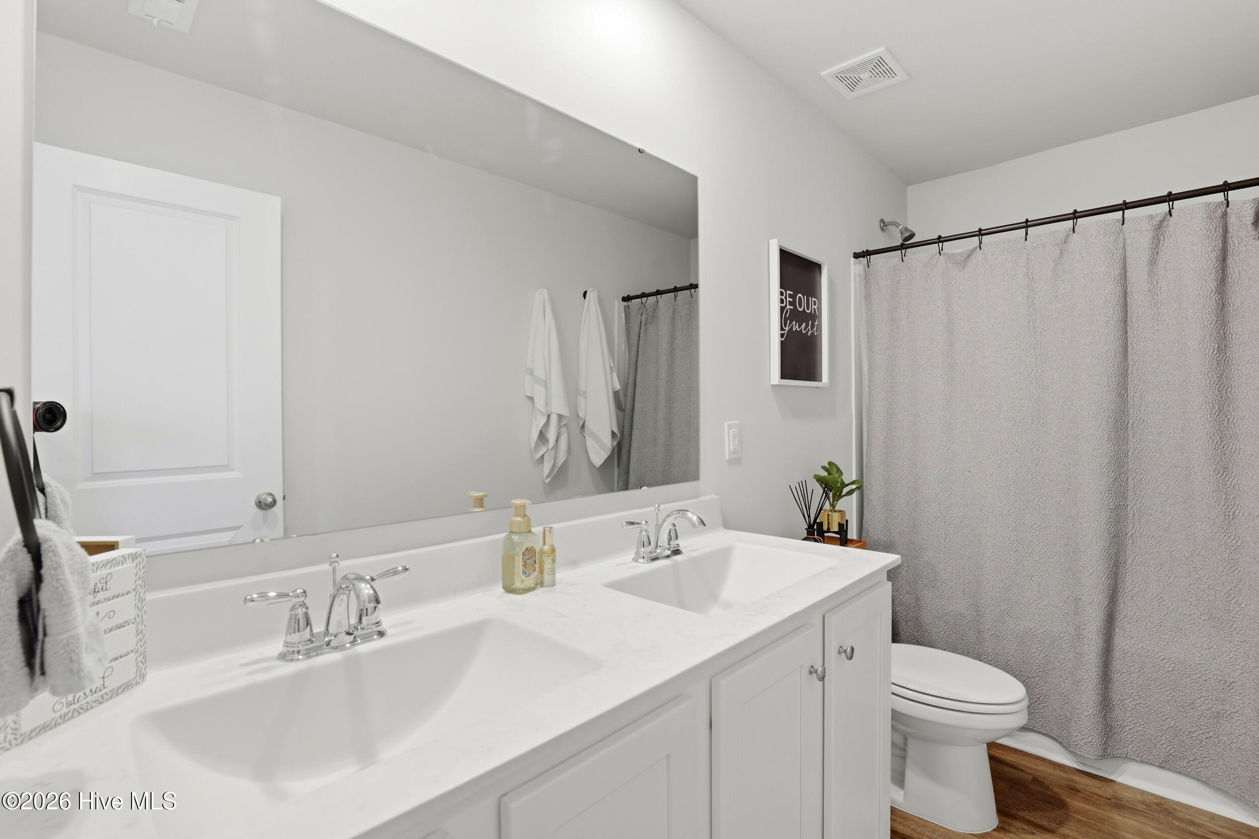 100557529 | Photo 22