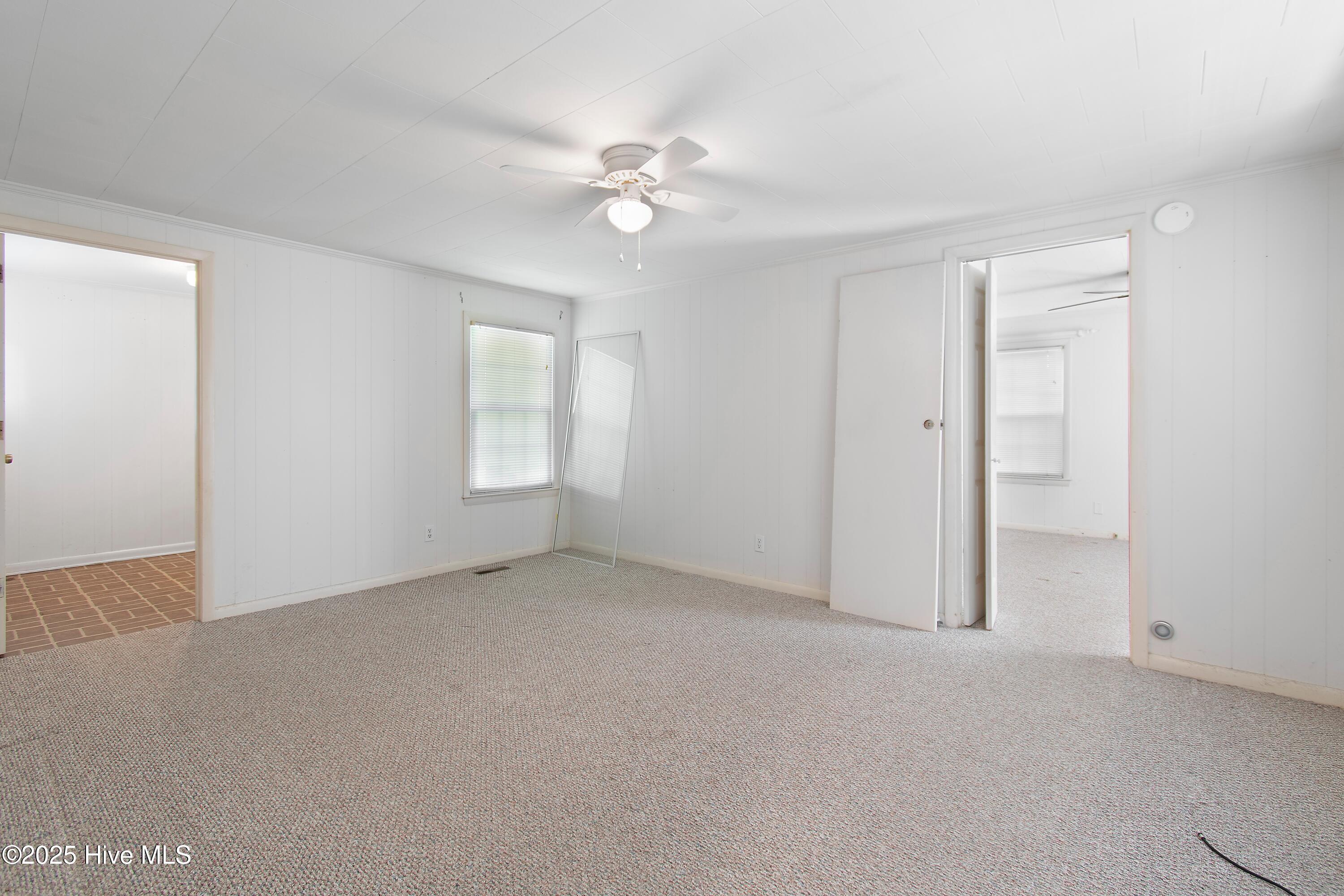 100525762 | Photo 11