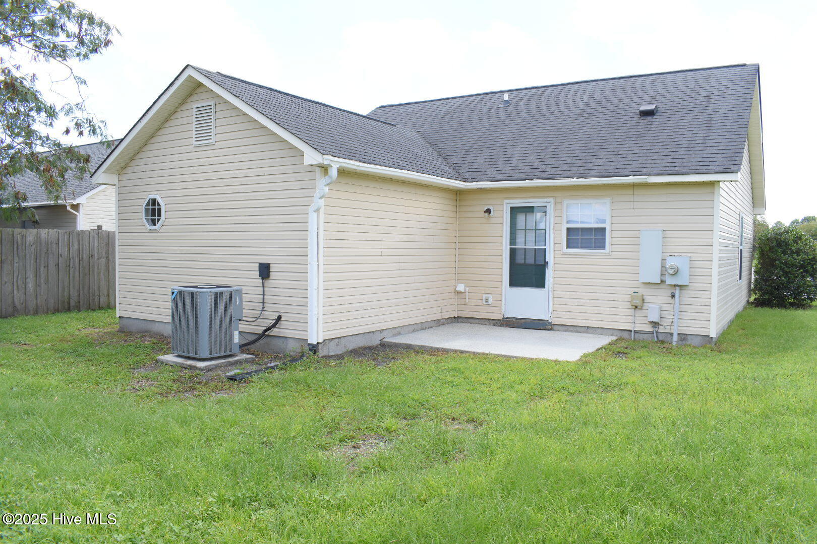 100538470 | Photo 35