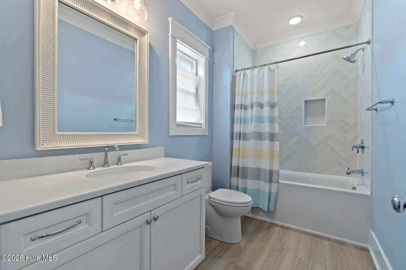 100551212 | Photo 13