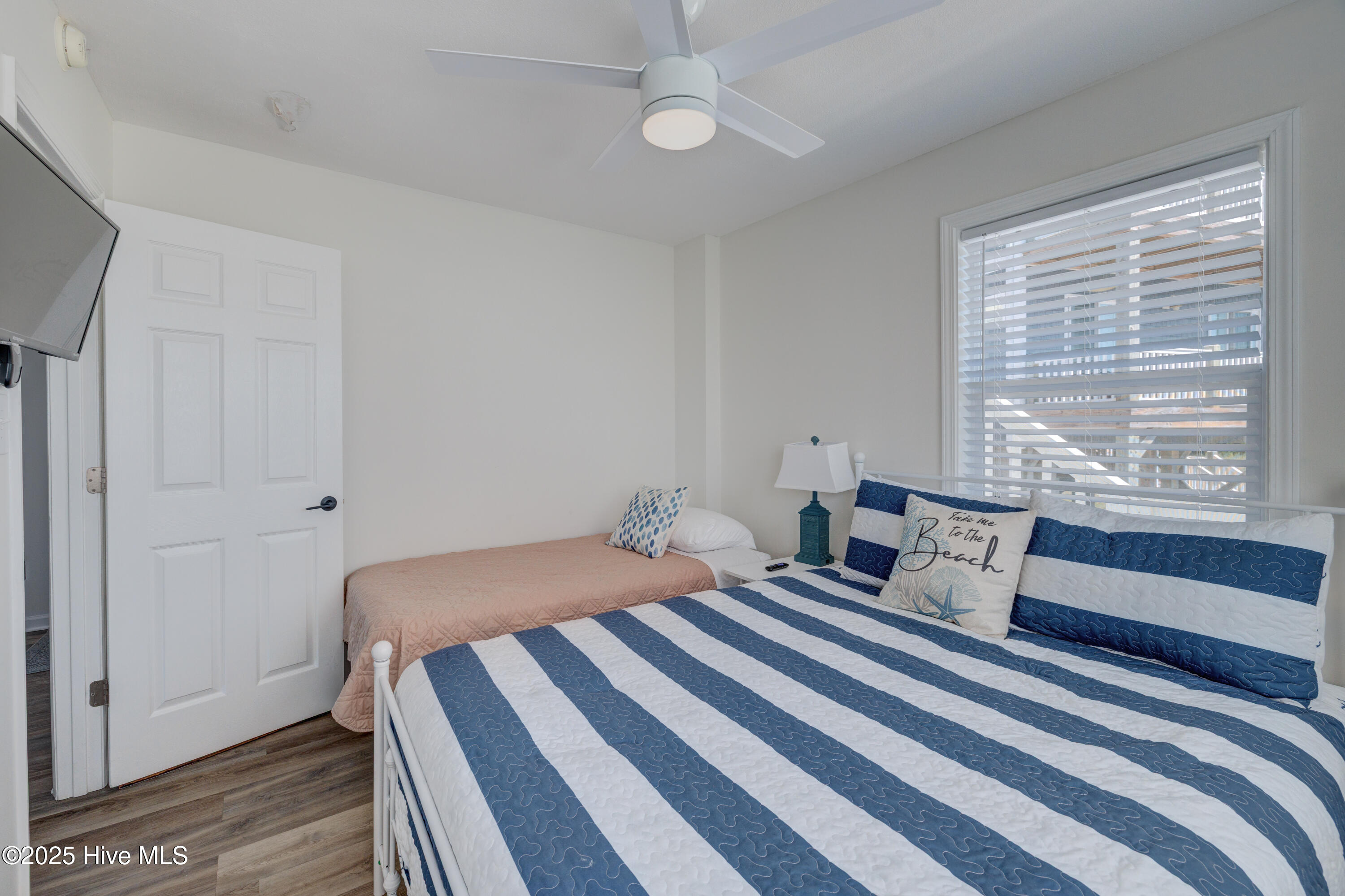 100527842 | Photo 26