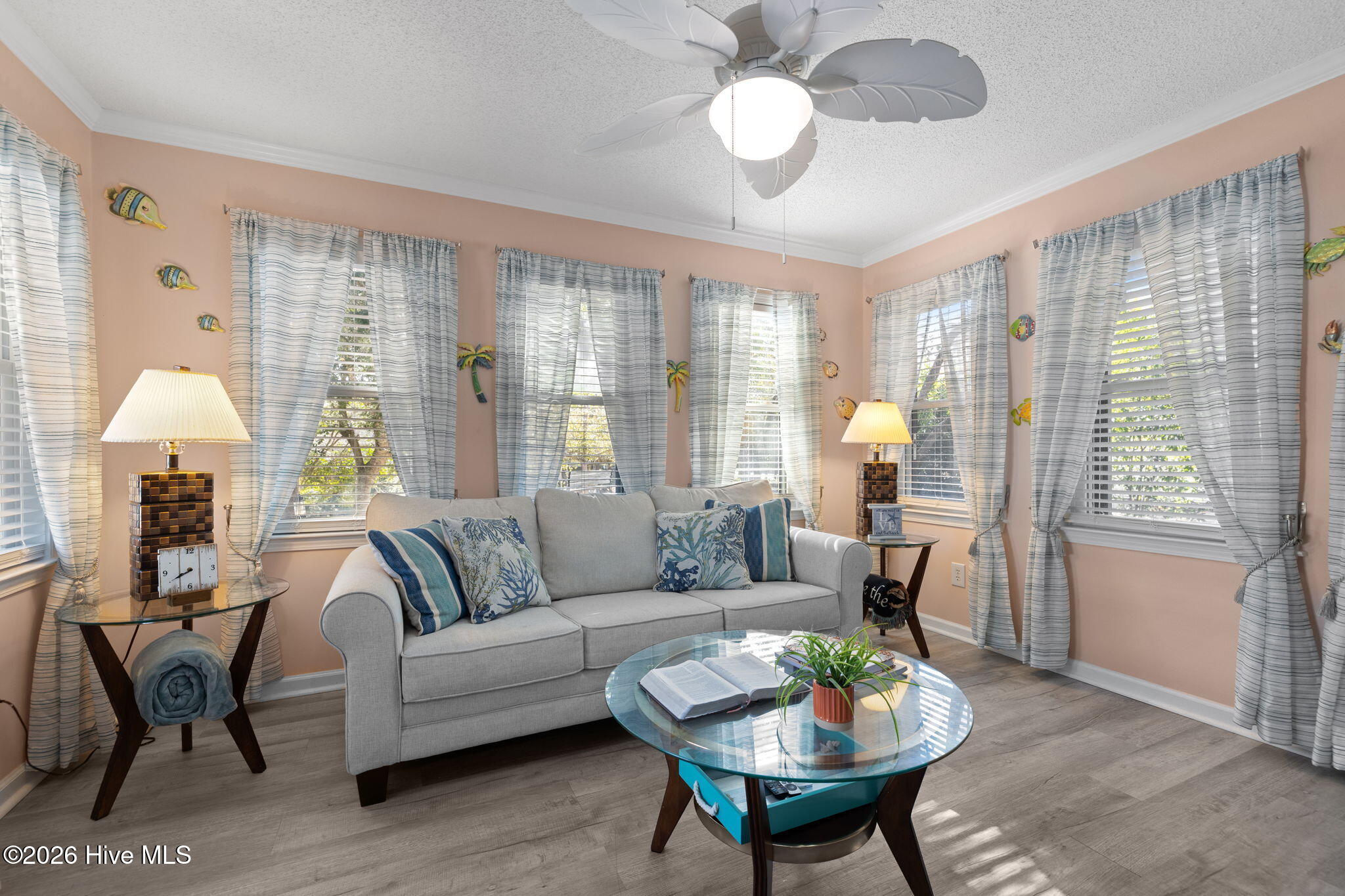 100553016 | Photo 26