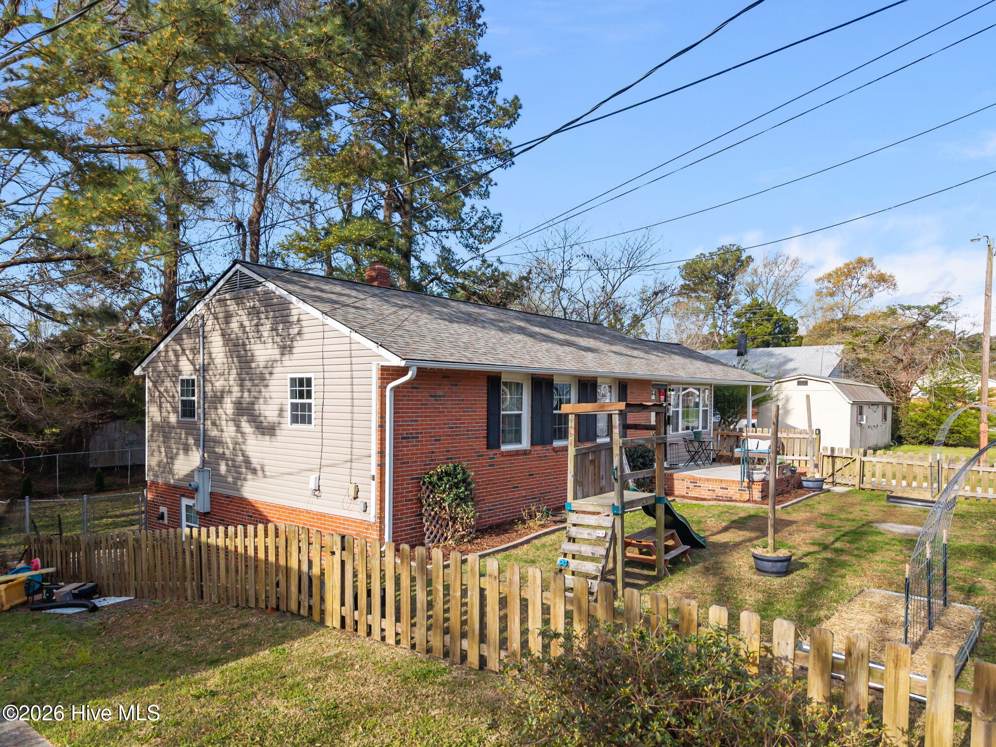 100561394 | Photo 38