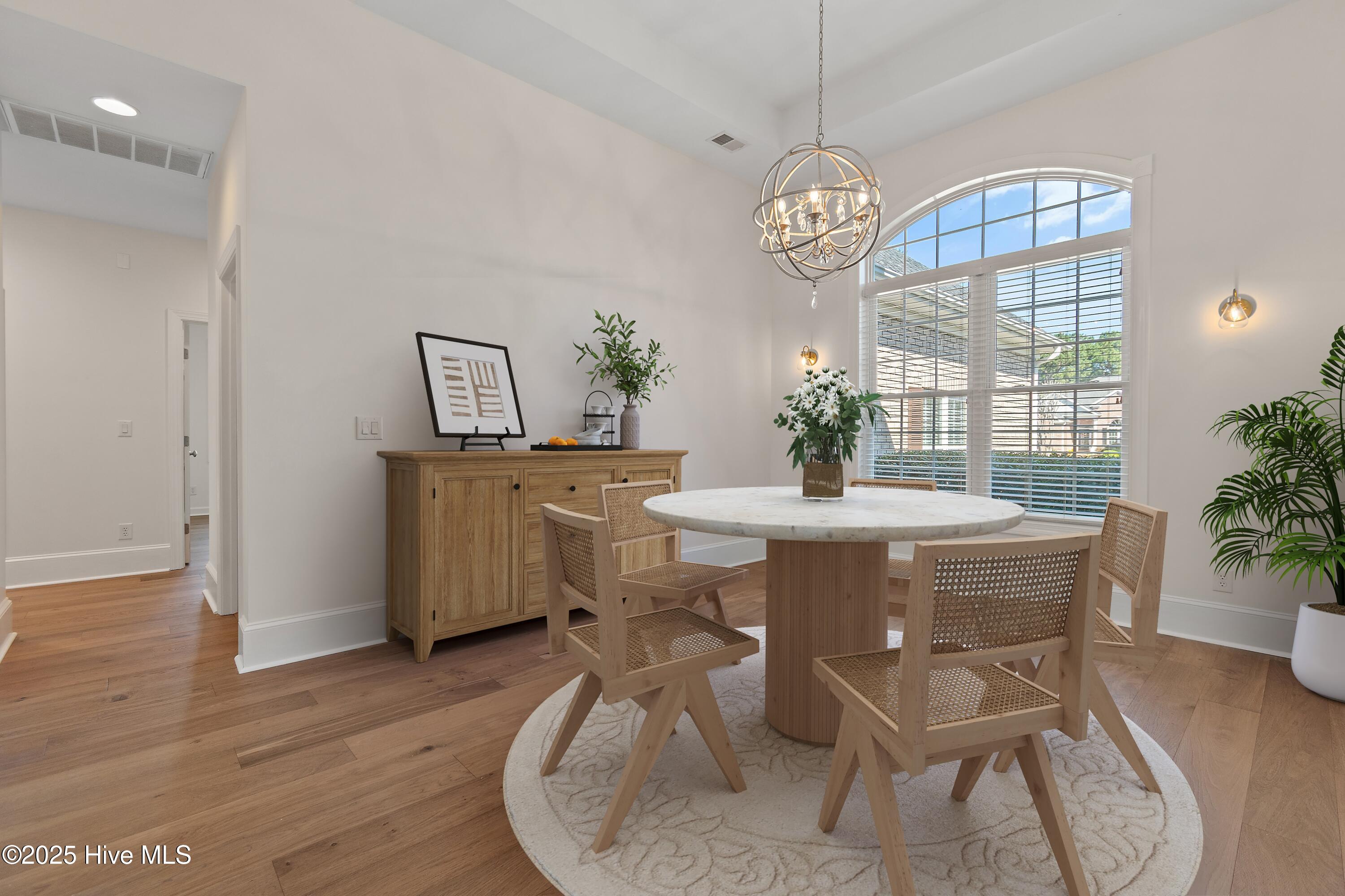 100548441 | Photo 28