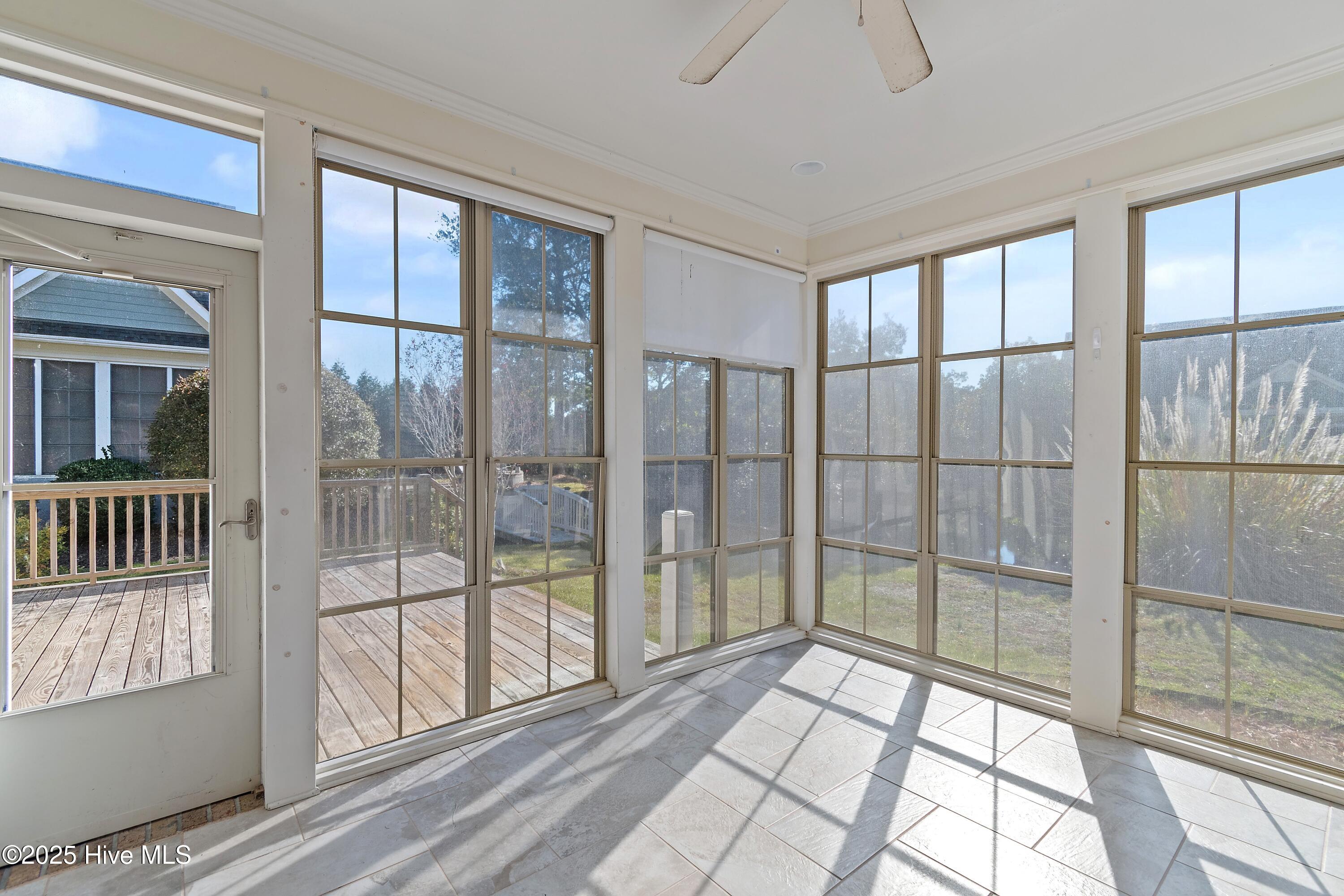 100540174 | Photo 26