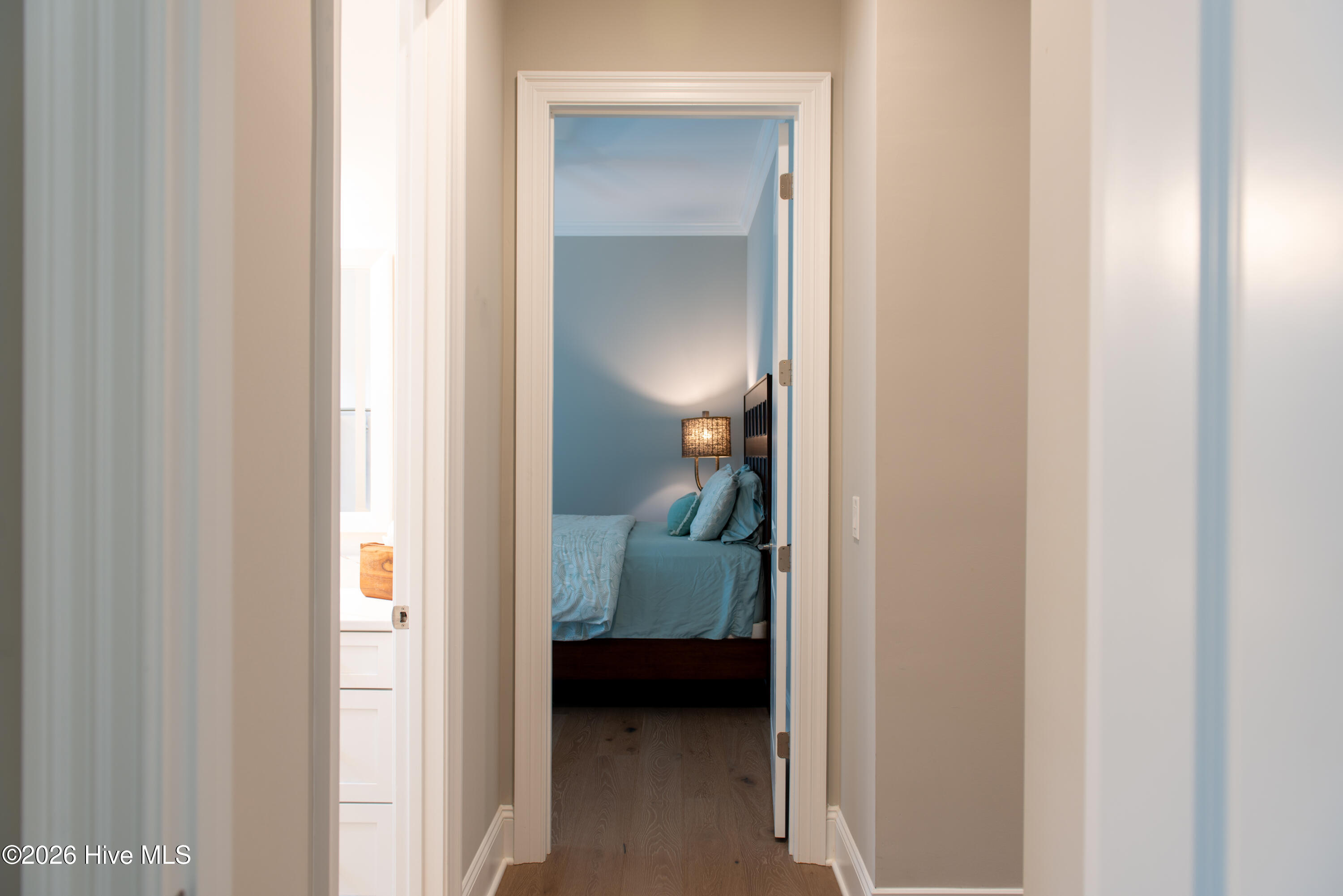 100560299 | Photo 53