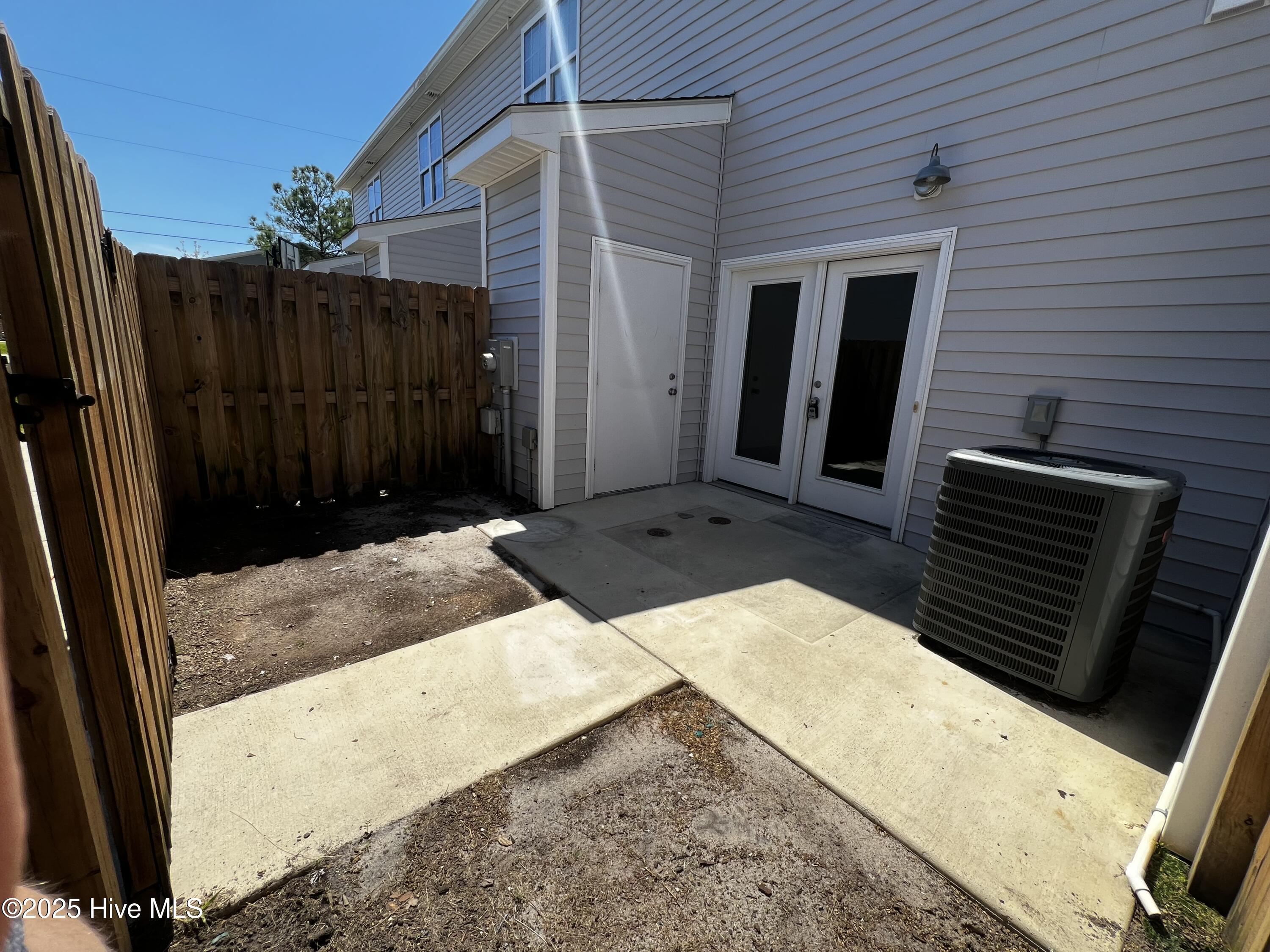 100567584 | Photo 15