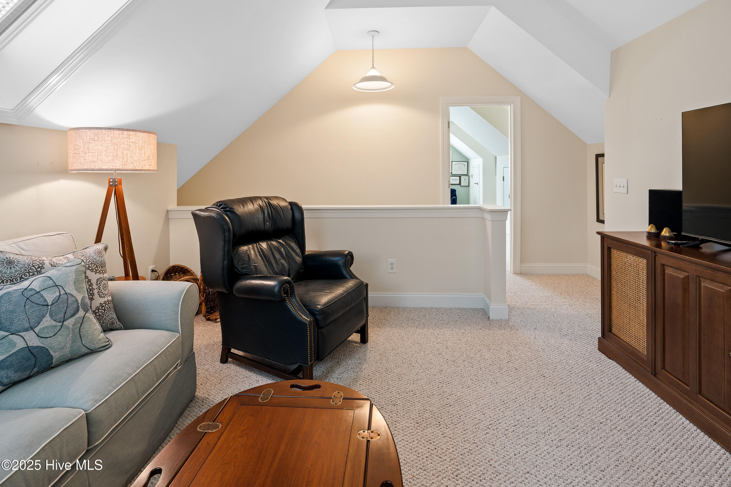 100537803 | Photo 37