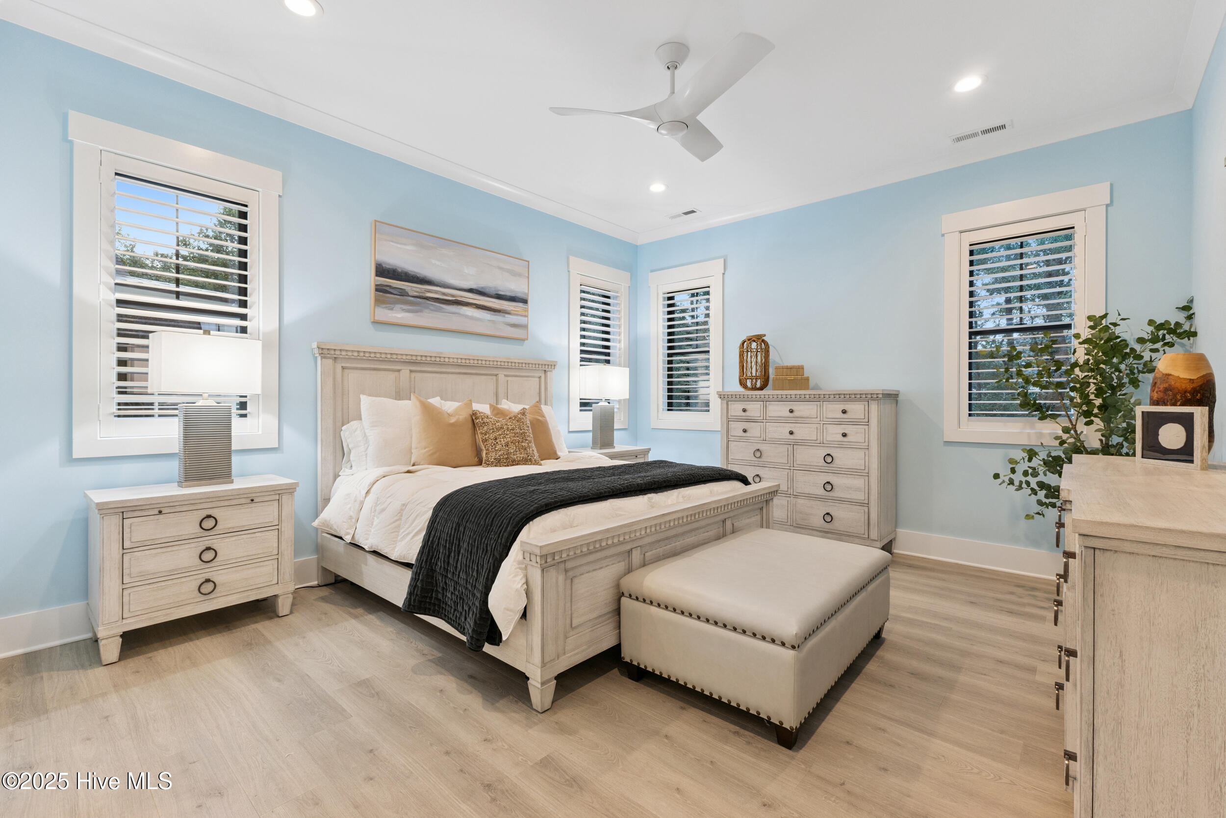 100549566 | Photo 16