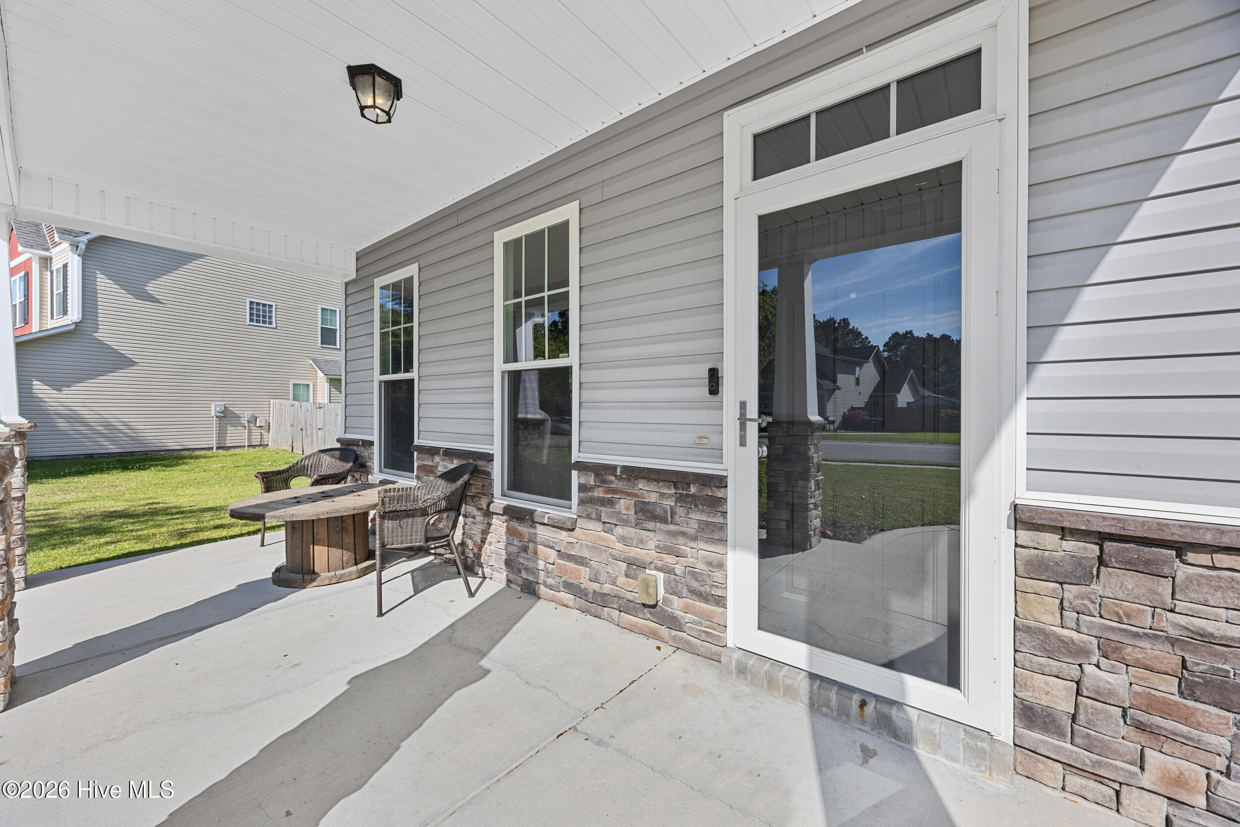 100567272 | Photo 10