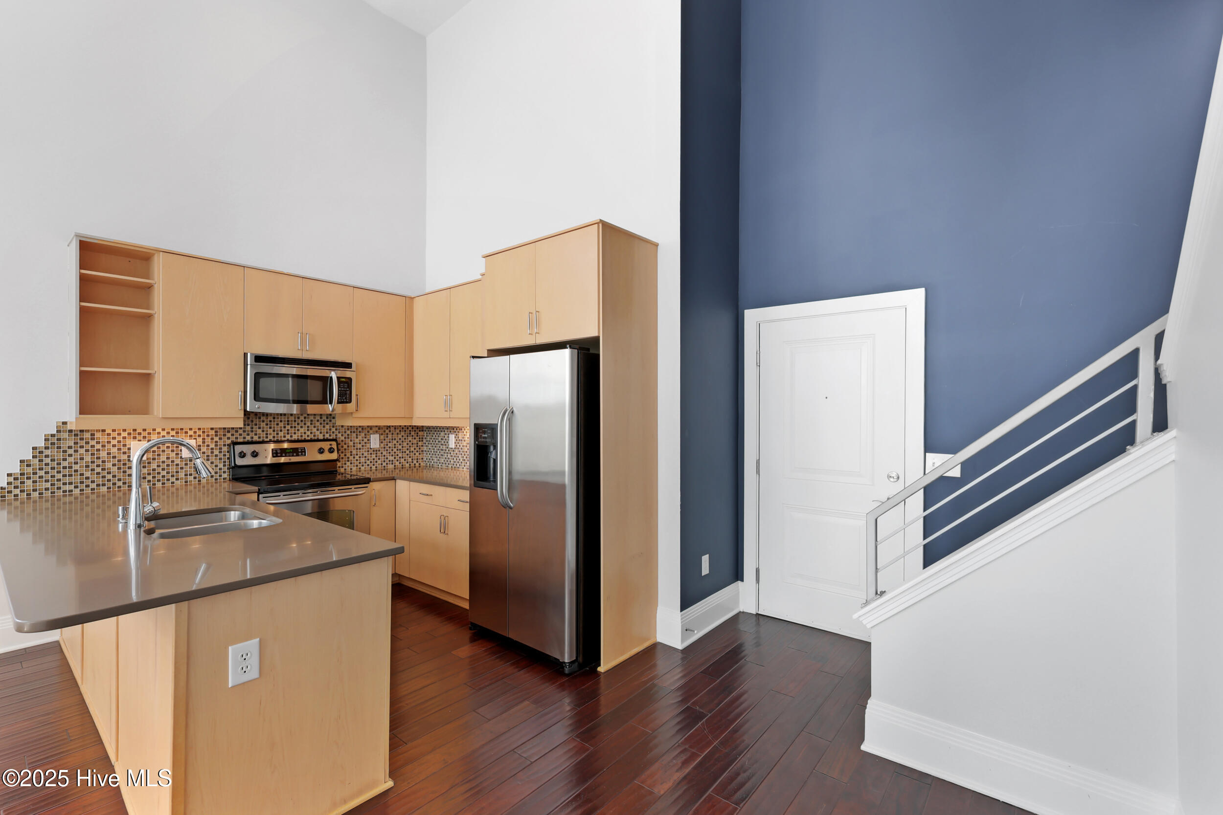 100523364 | Photo 14