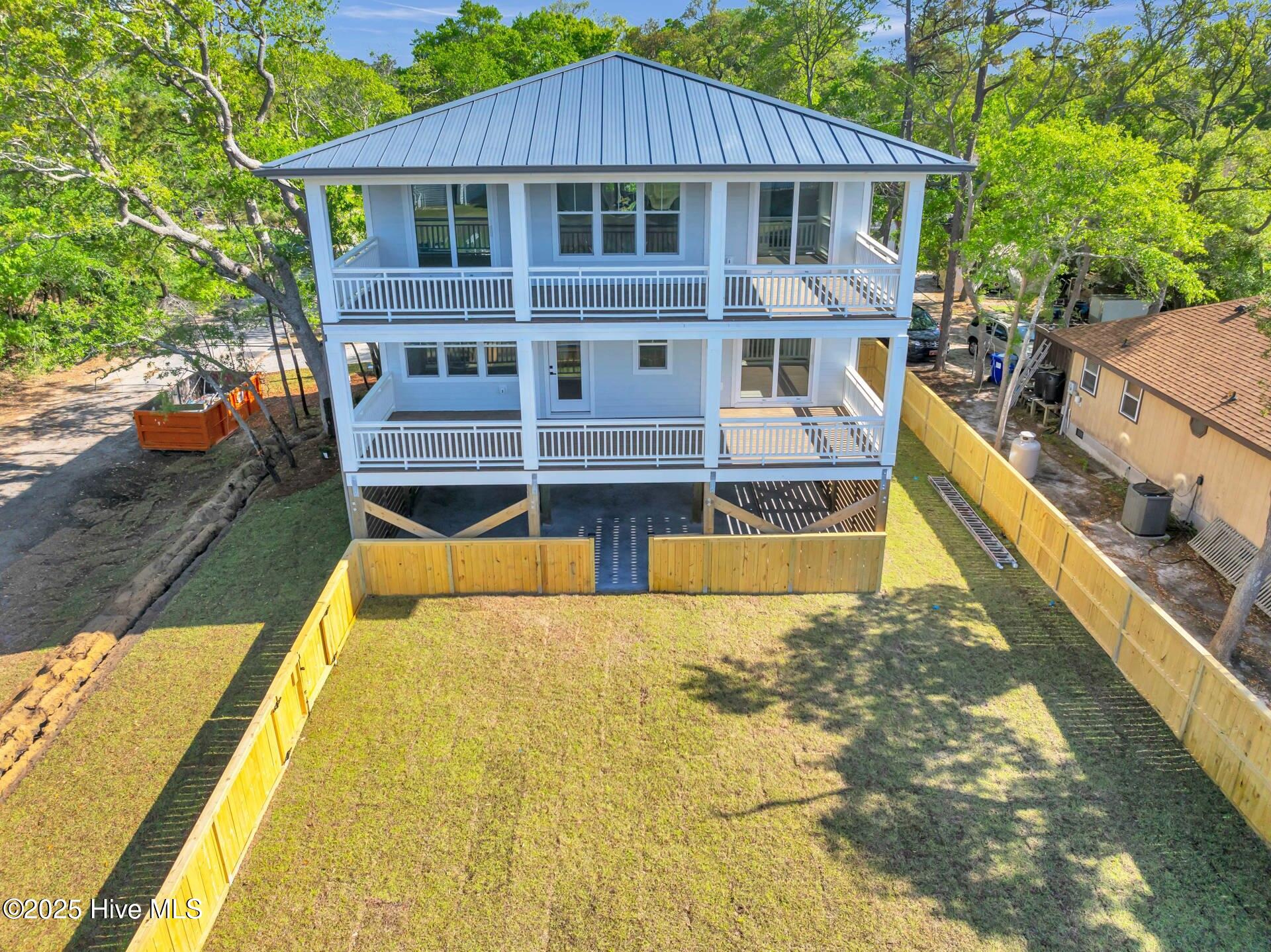 100547120 | Photo 46