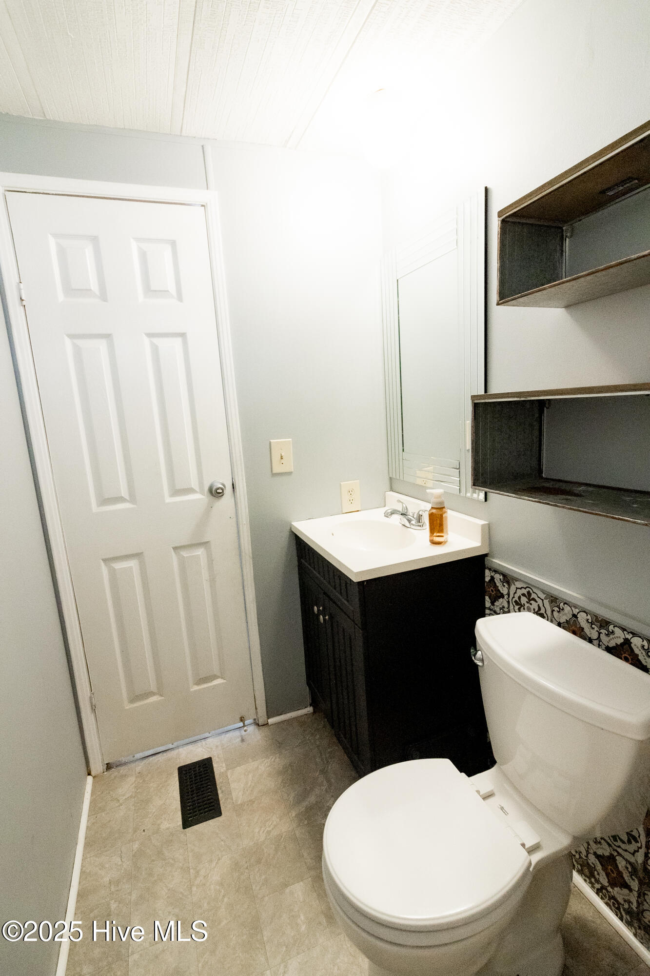 100545695 | Photo 30