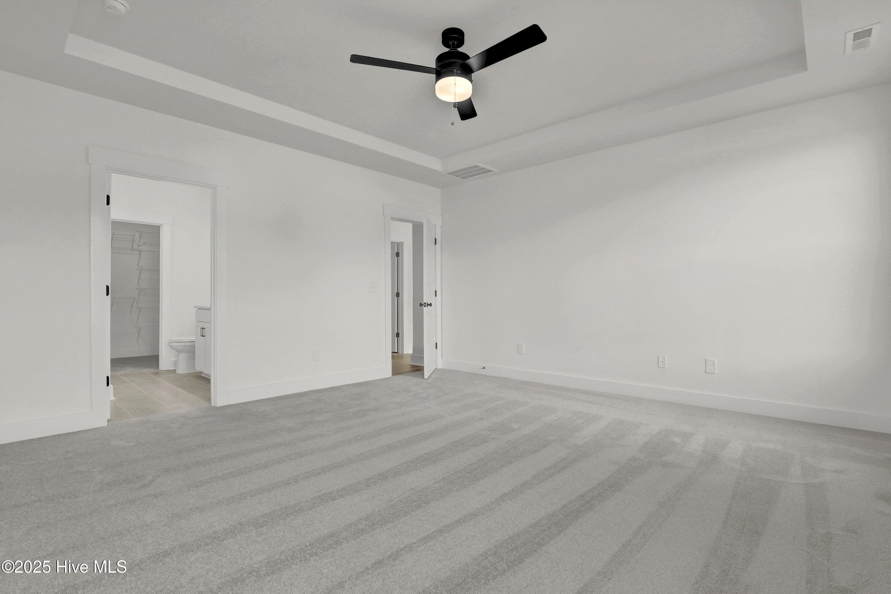 100555105 | Photo 10