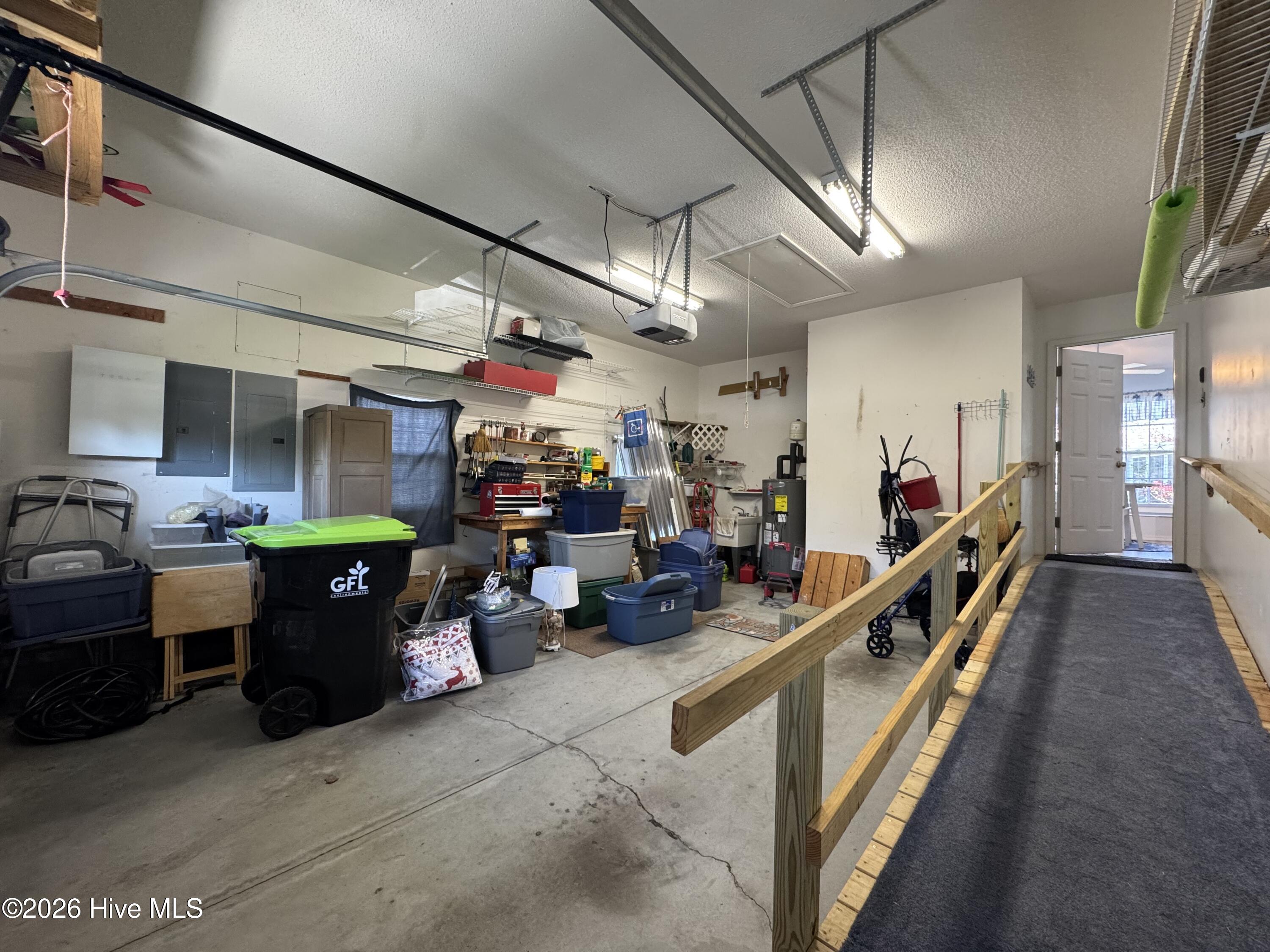 100563422 | Photo 31