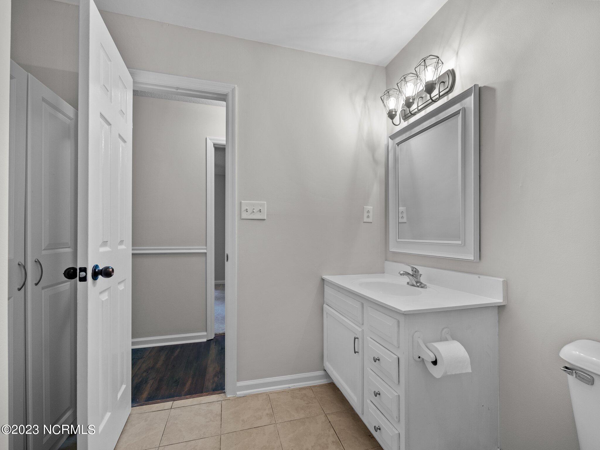 100556244 | Photo 39