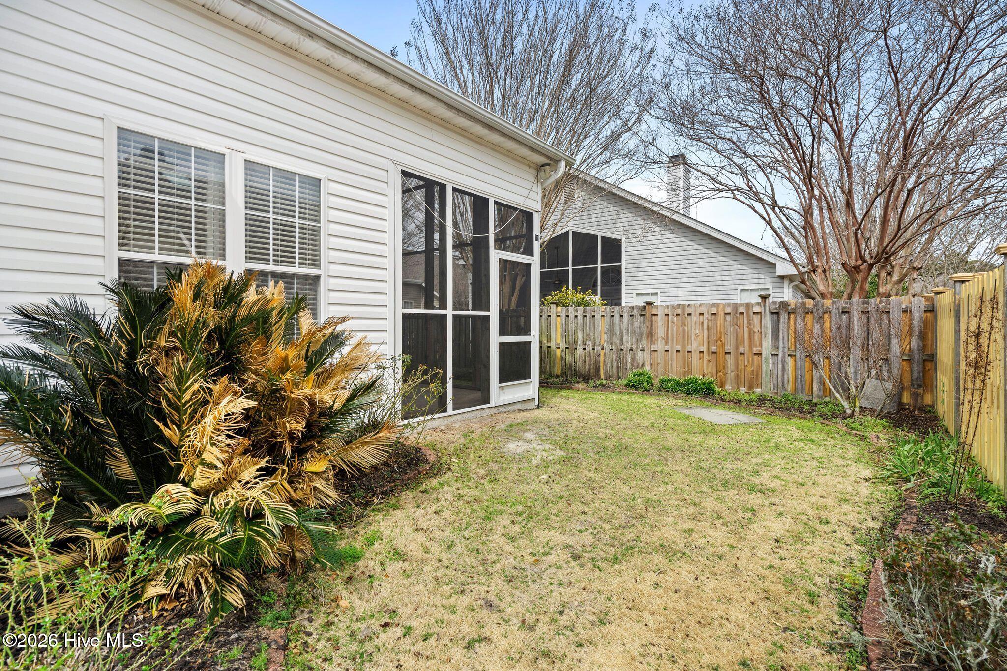 100558040 | Photo 47