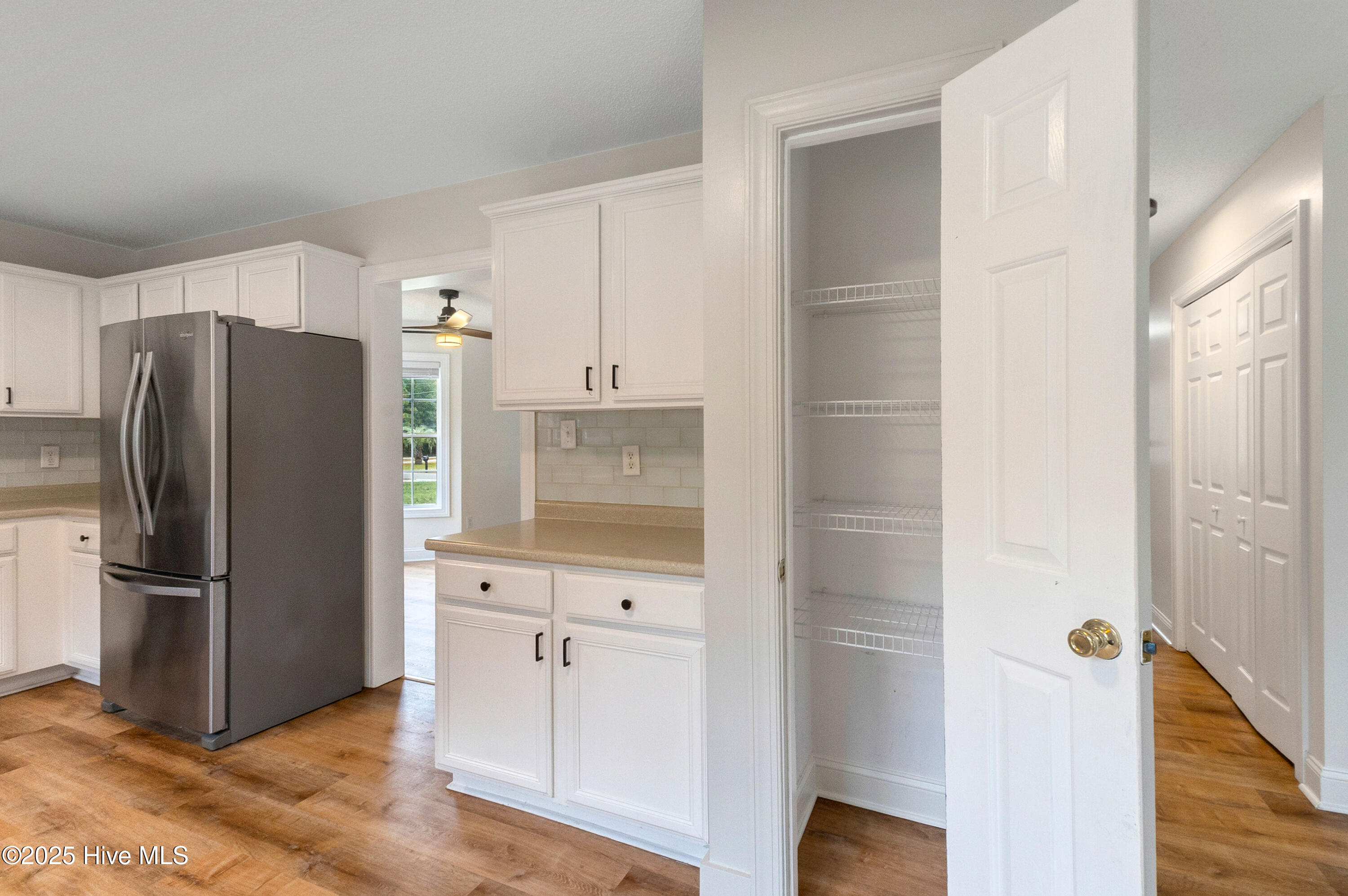 100546645 | Photo 12