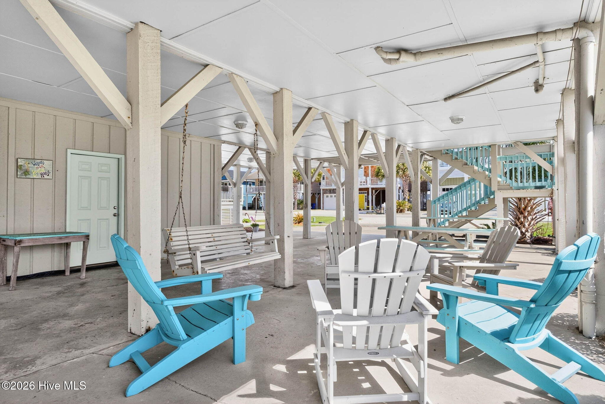 100560739 | Photo 38