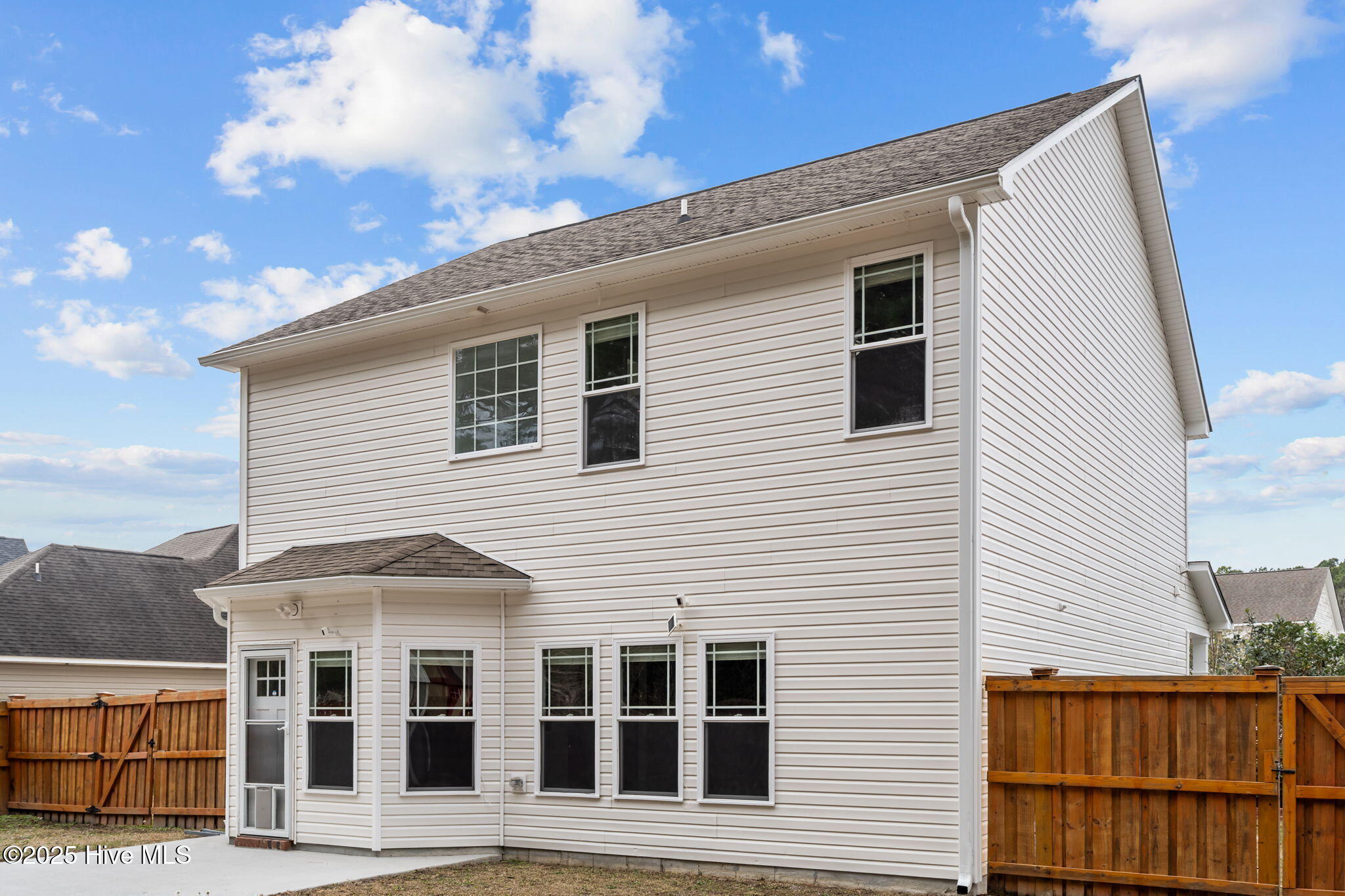 100546672 | Photo 38