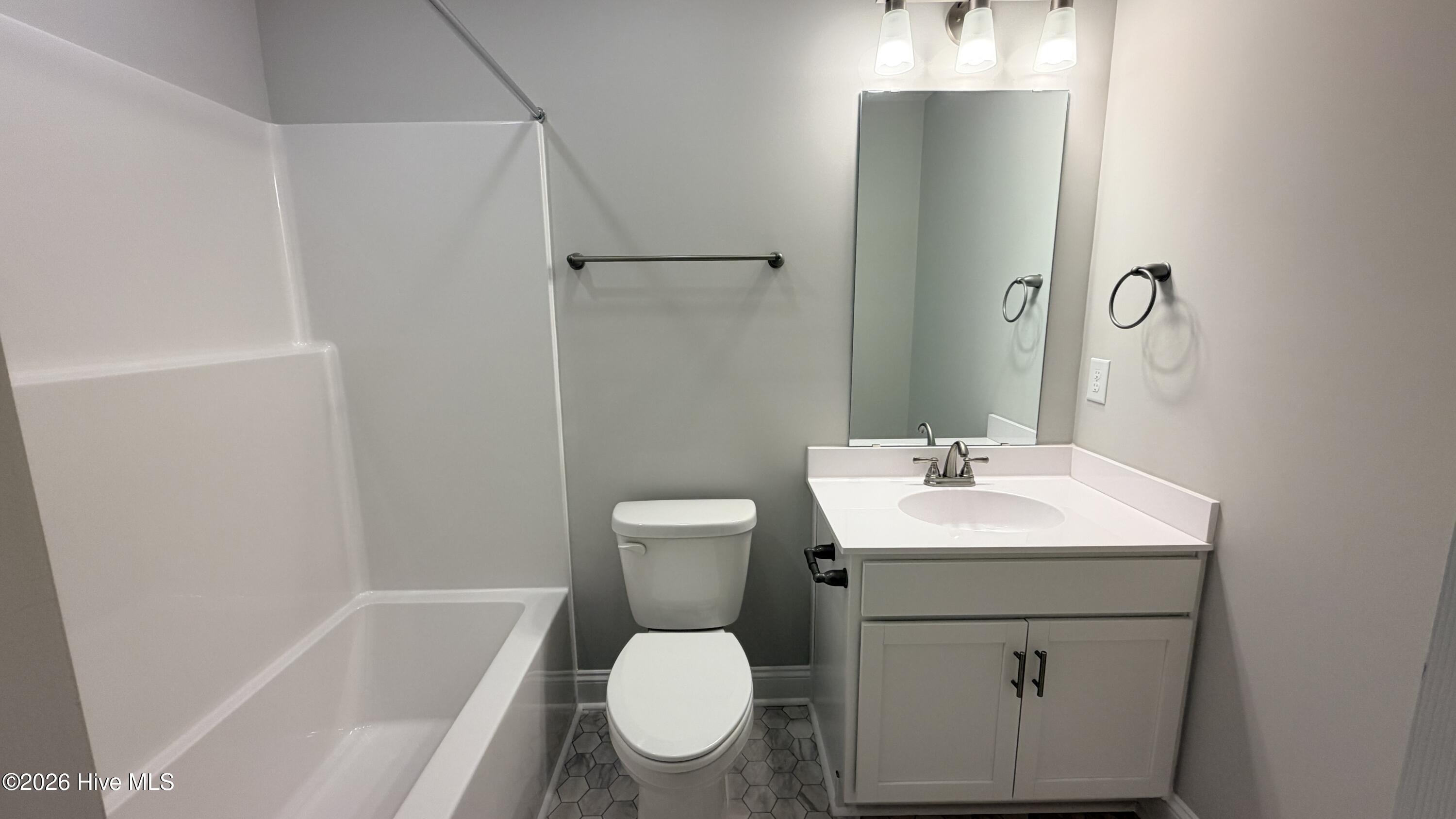 100558167 | Photo 15