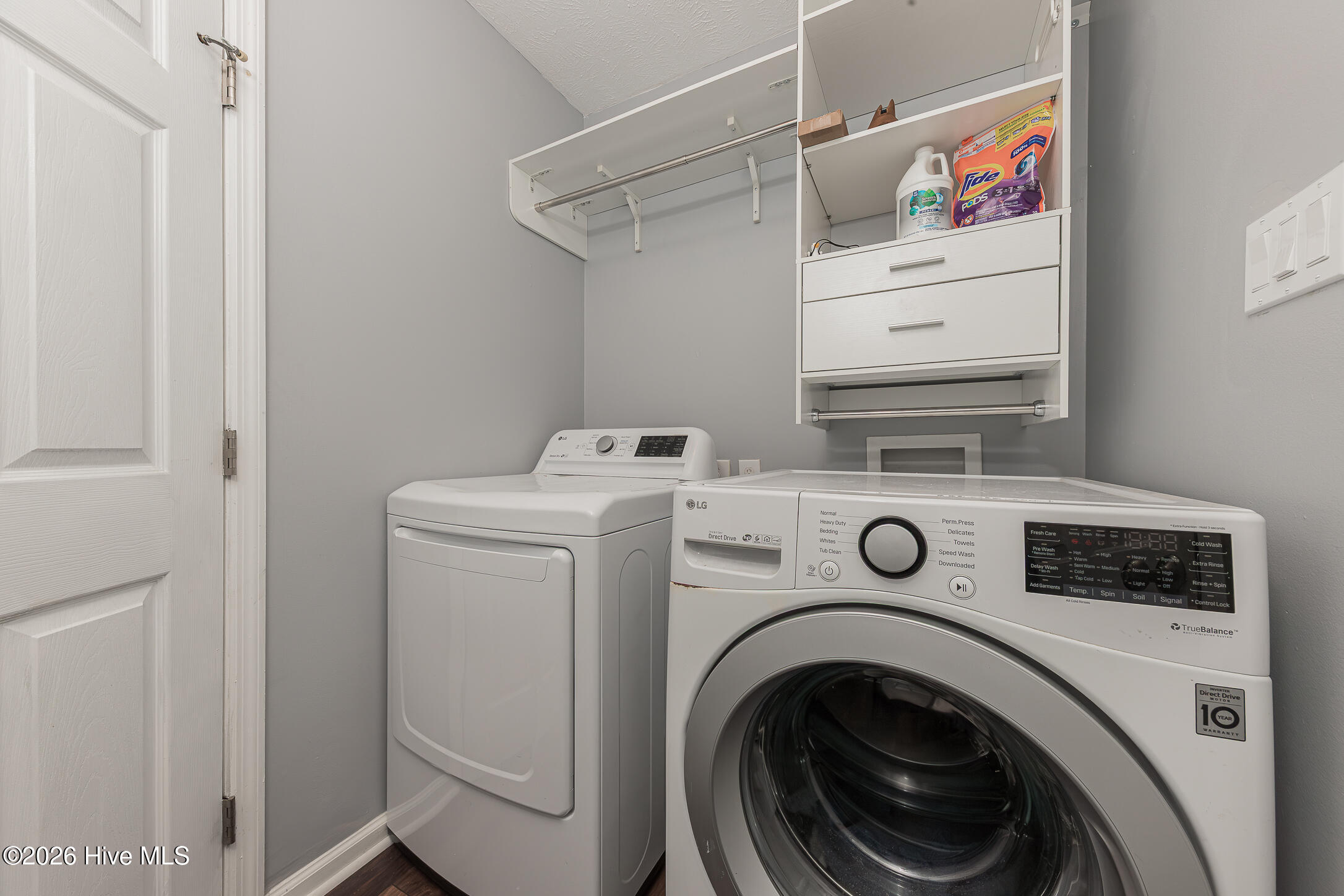 100561877 | Photo 33