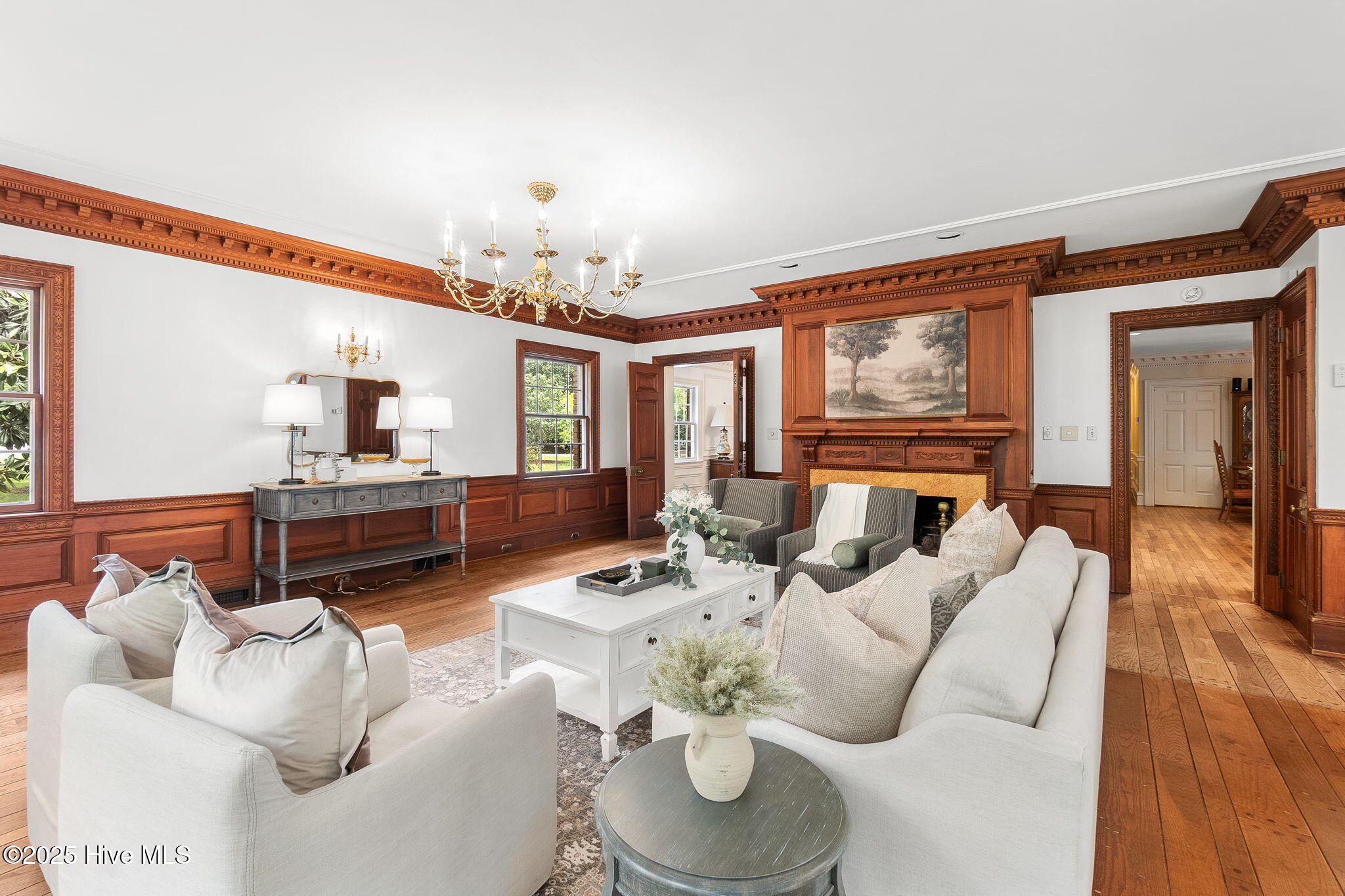 100528330 | Photo 33