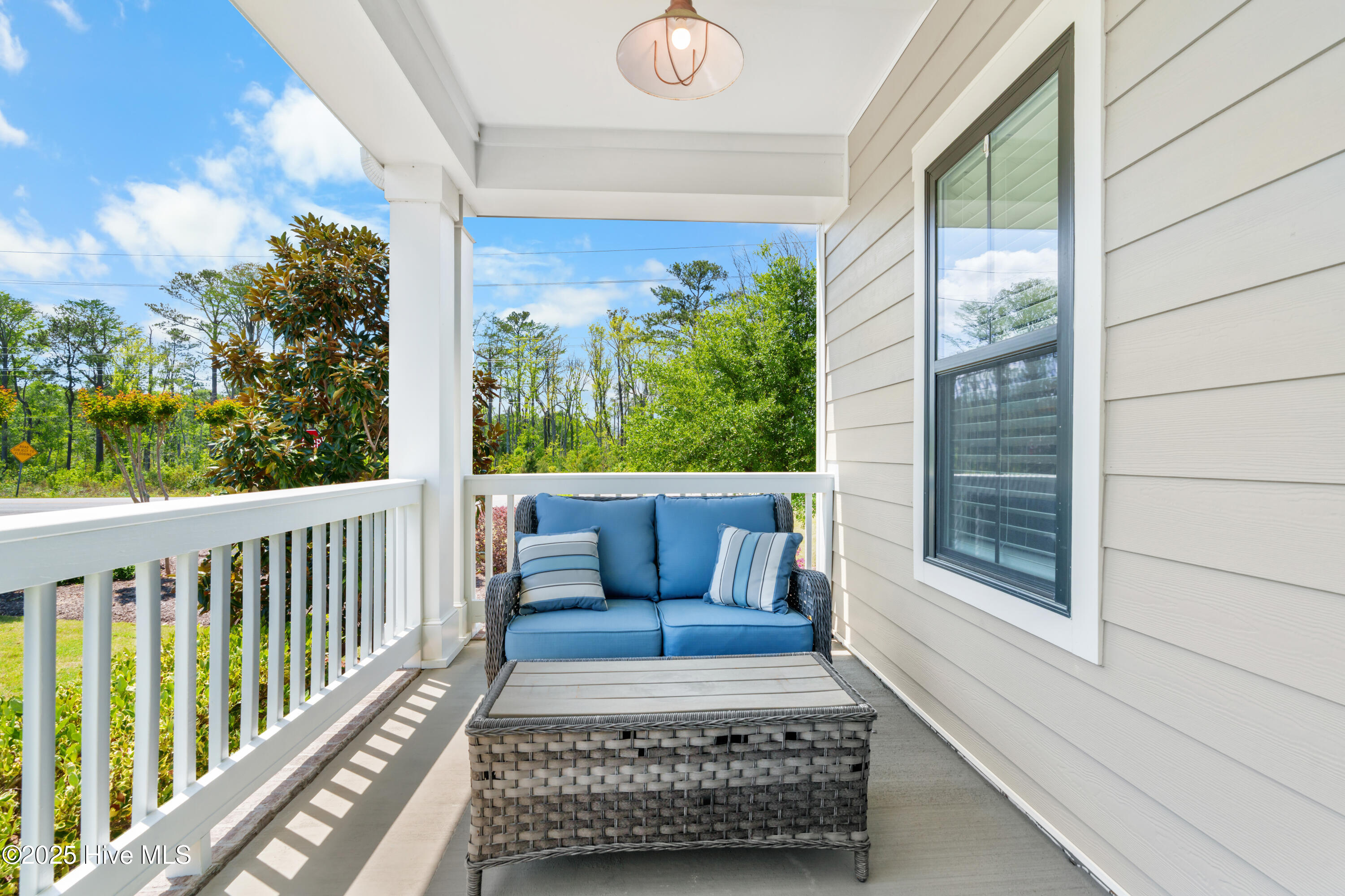 100543866 | Photo 74