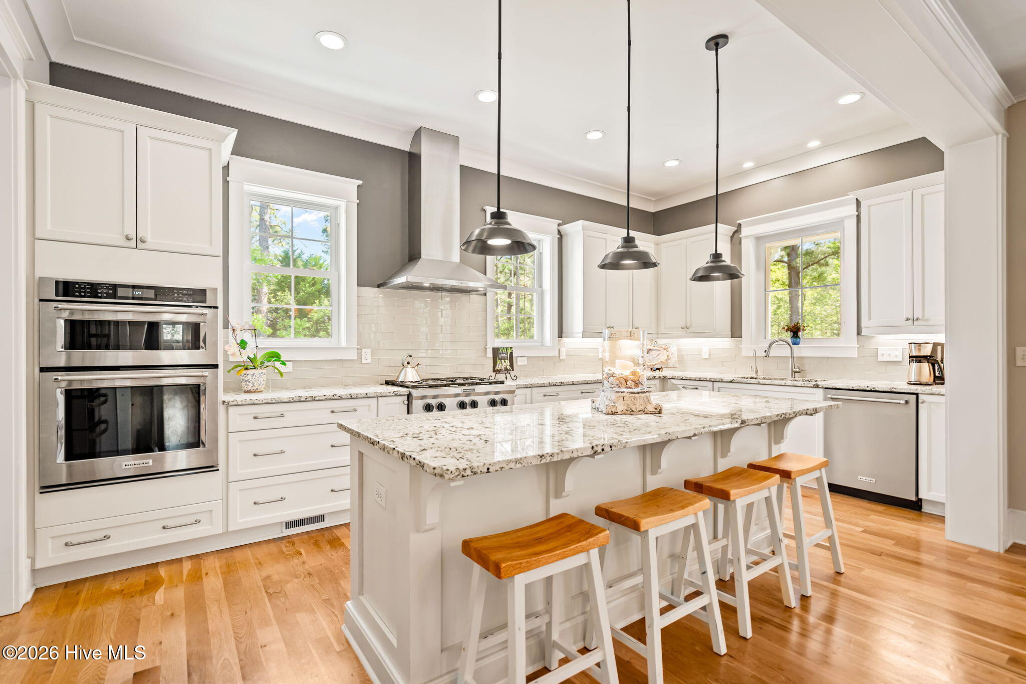 100567886 | Photo 20