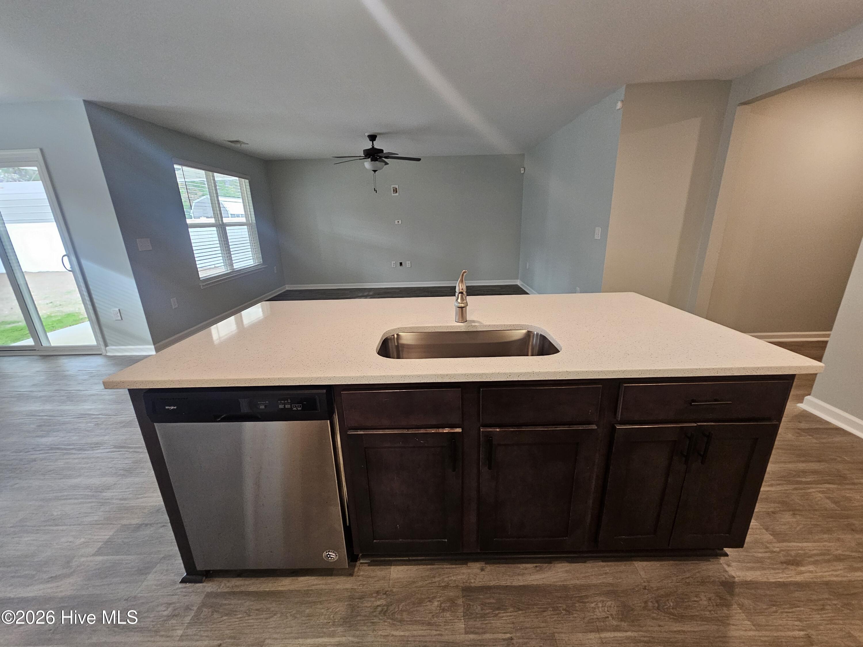 100556834 | Photo 10