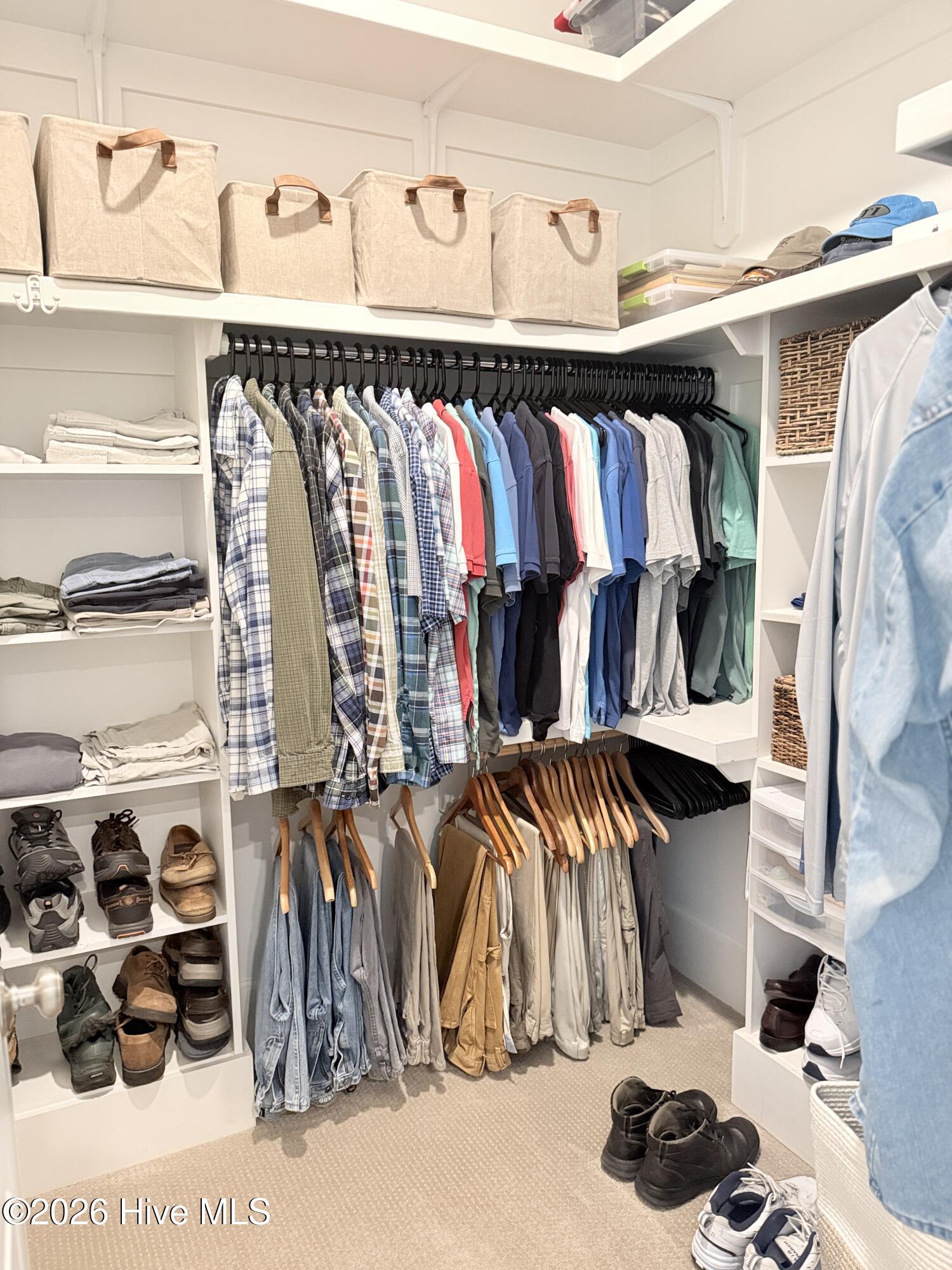 100567886 | Photo 38