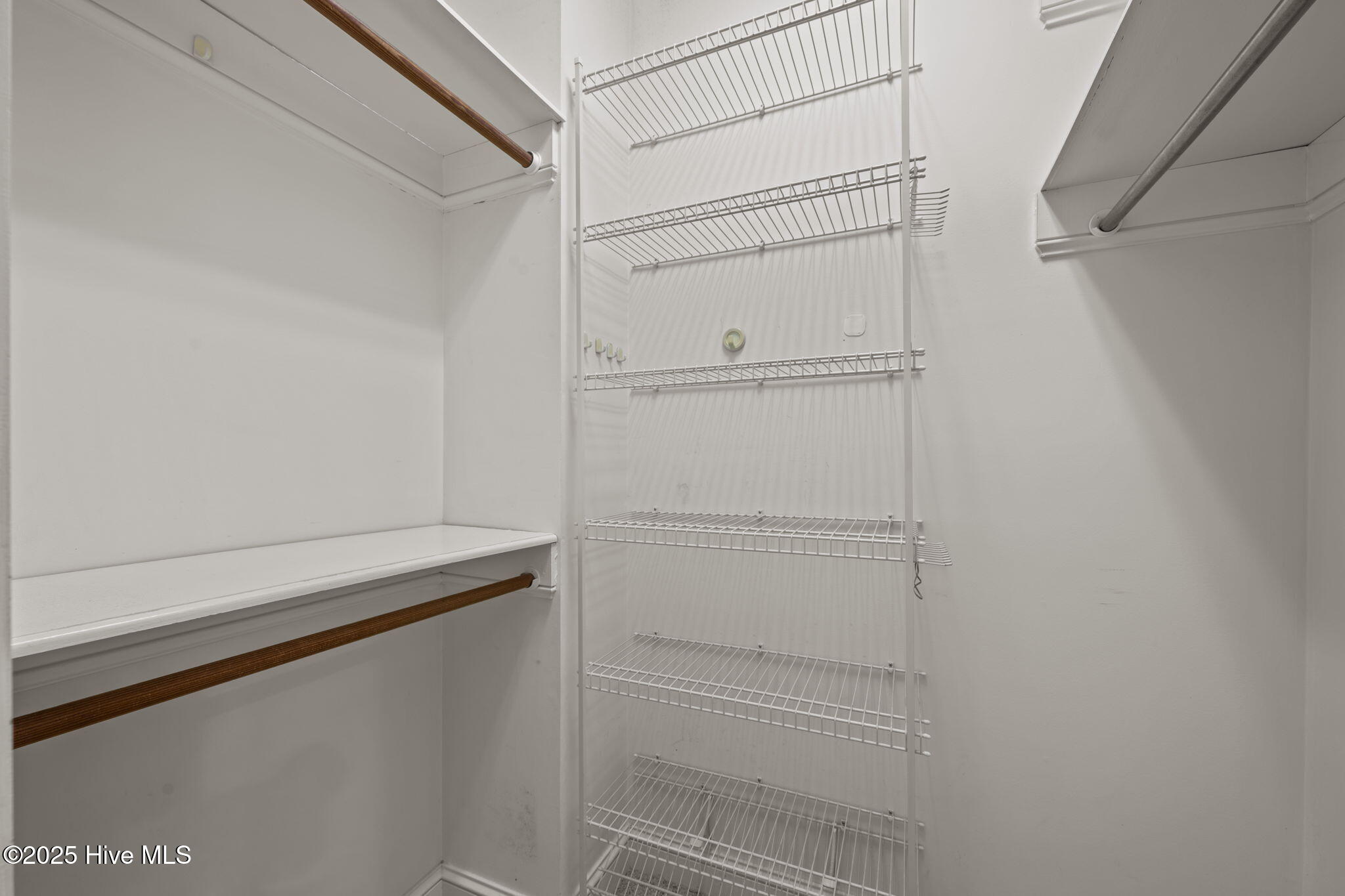 Homes for sale in Trent Woods, NC | 1103 Devonshire Dr, Trent Woods, NC 28562 | MLS# 100524065