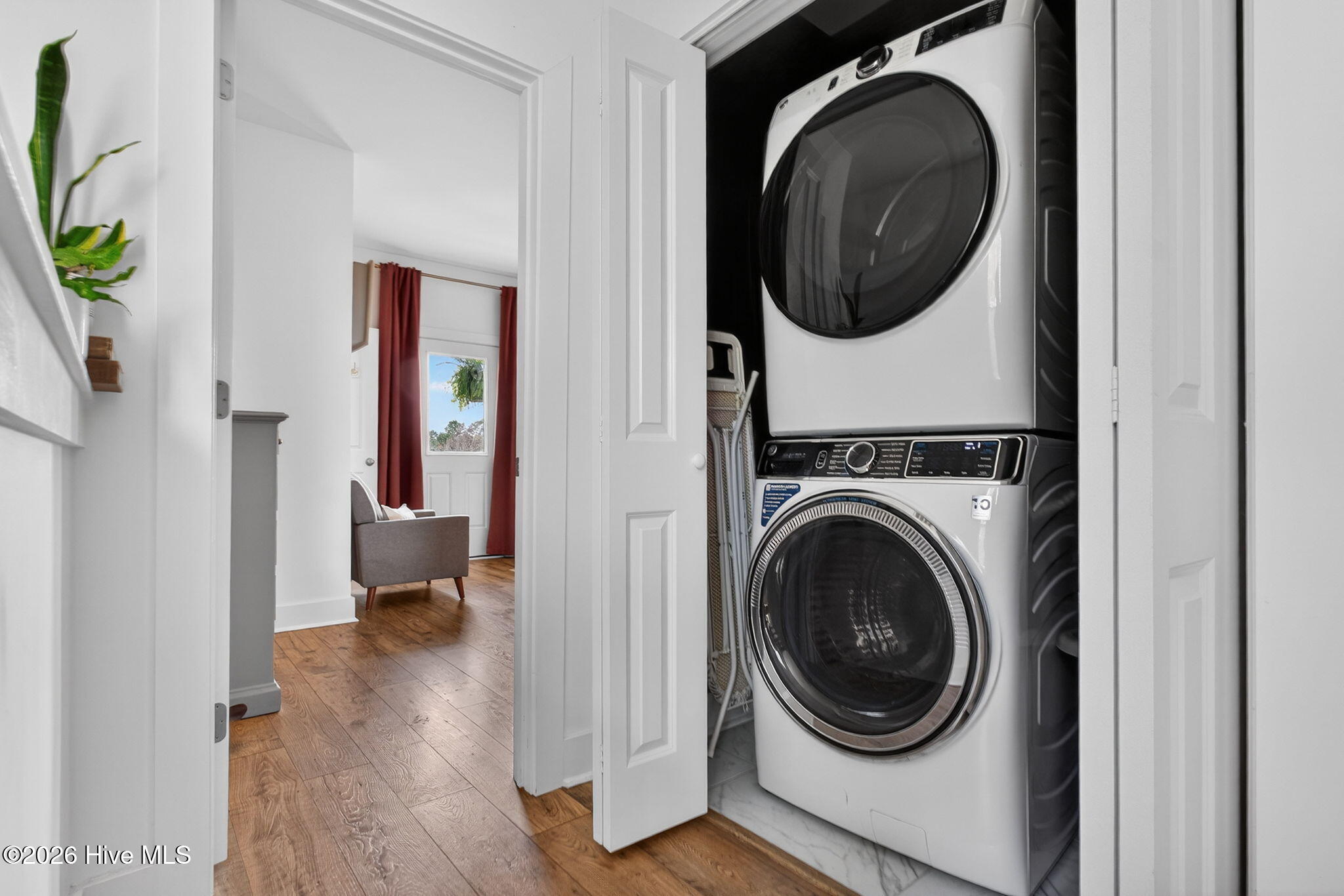 100559815 | Photo 33