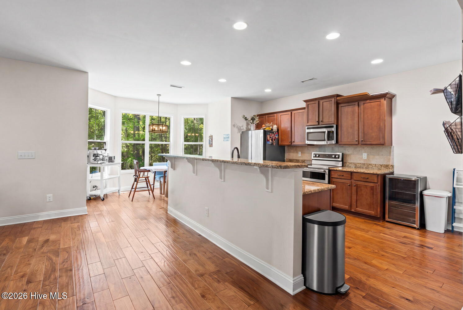 100566892 | Photo 20